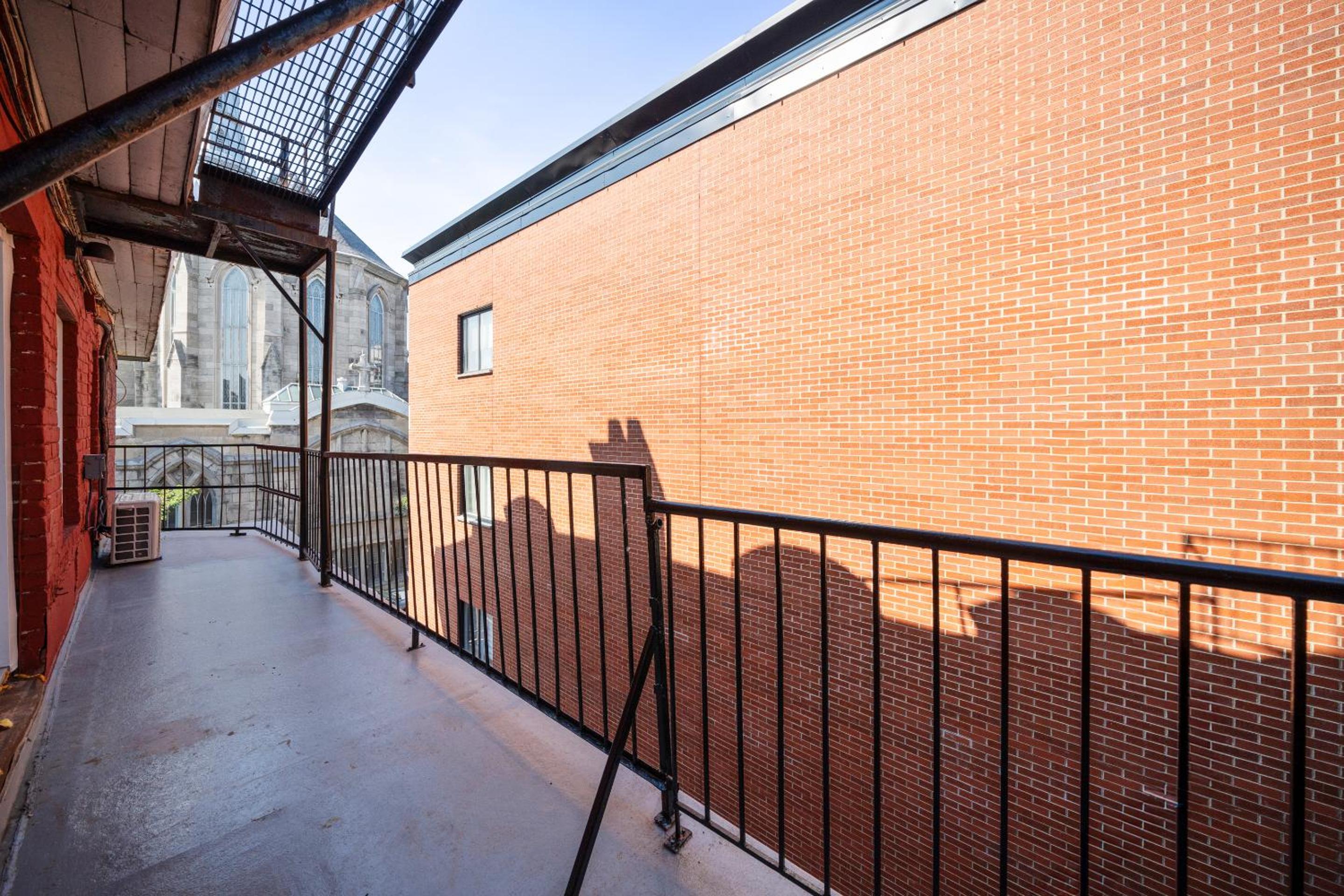 MTL Central Stay Apartments