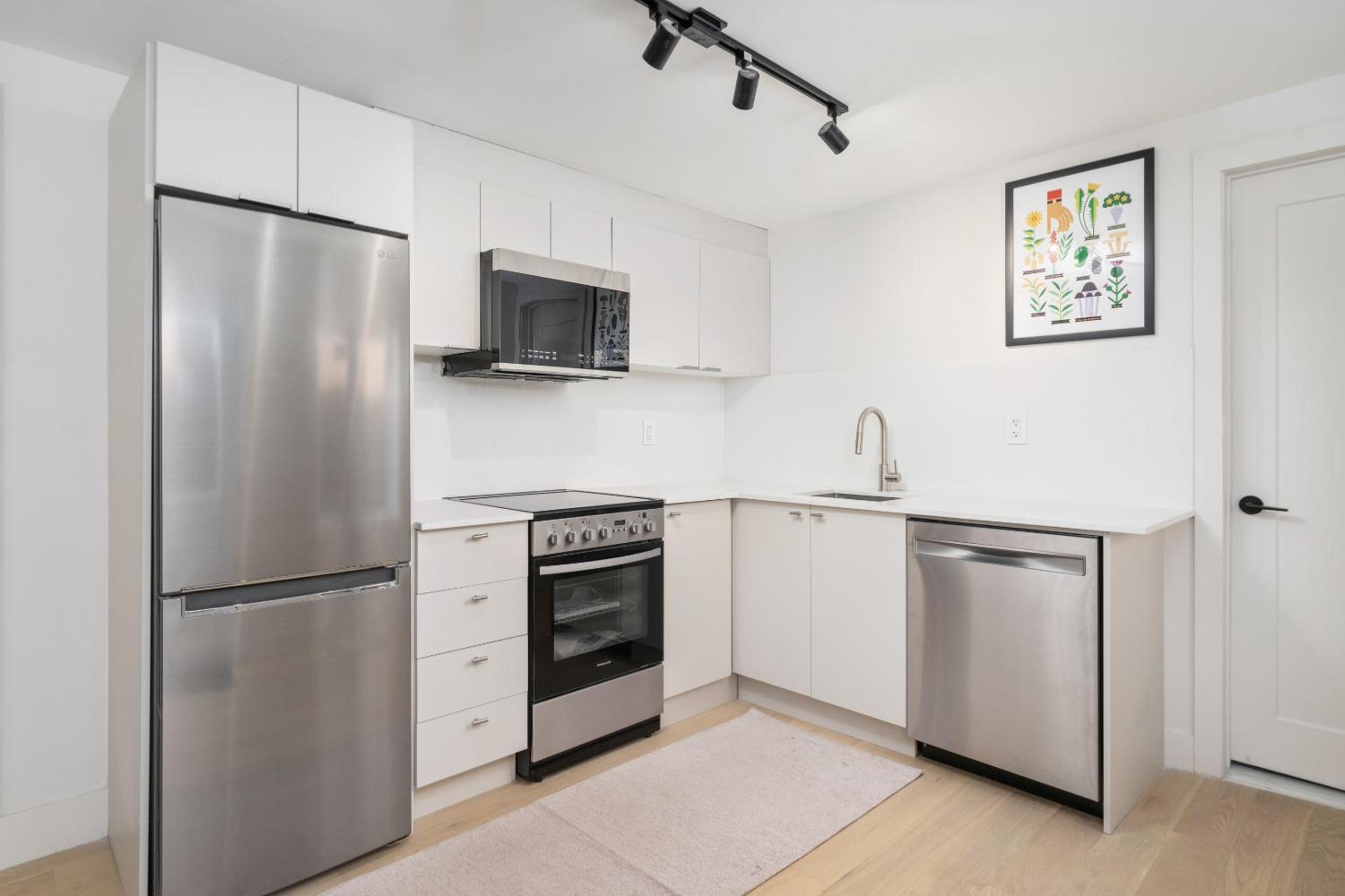 MTL Central Stay Apartments