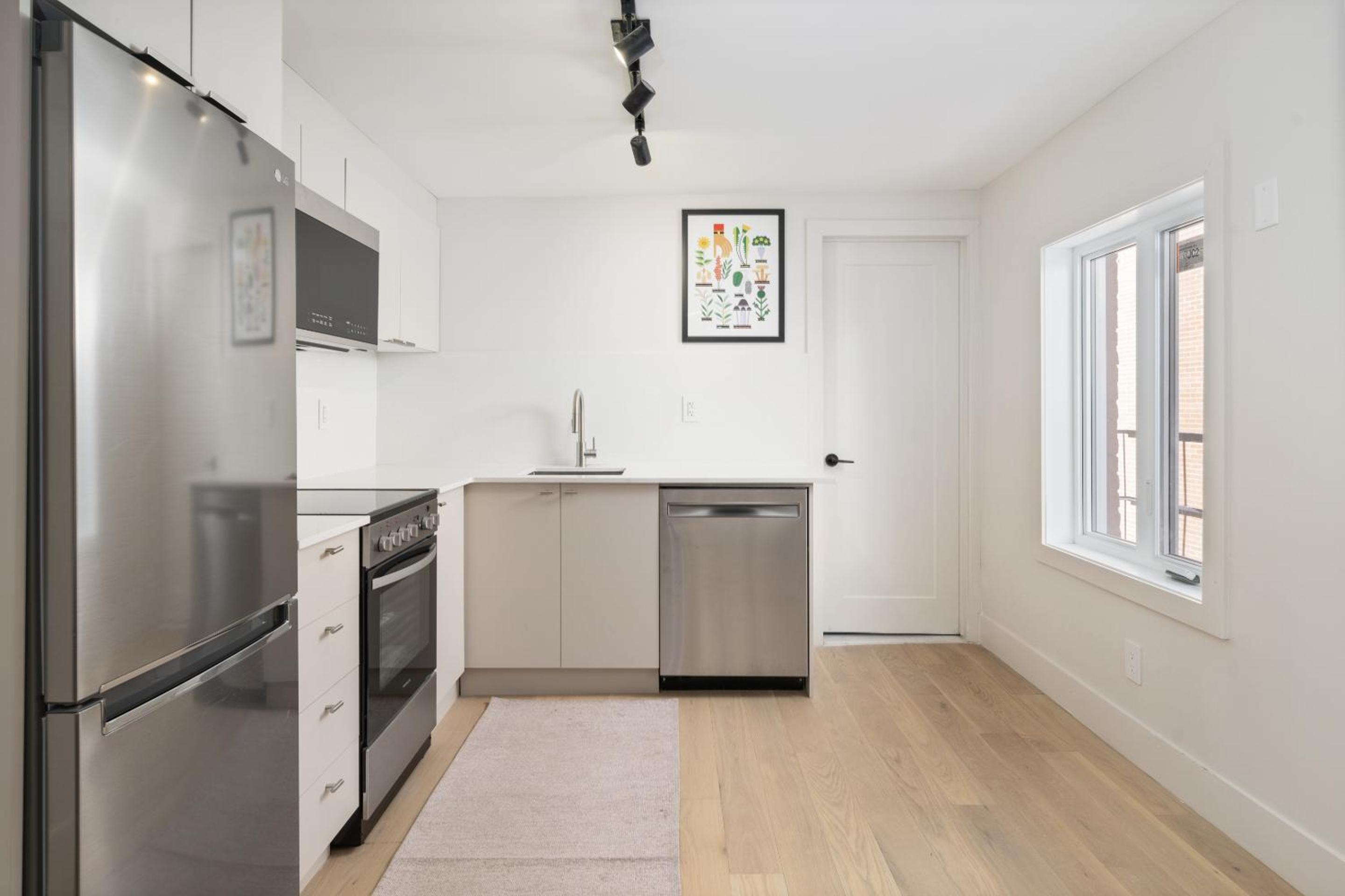 MTL Central Stay Apartments