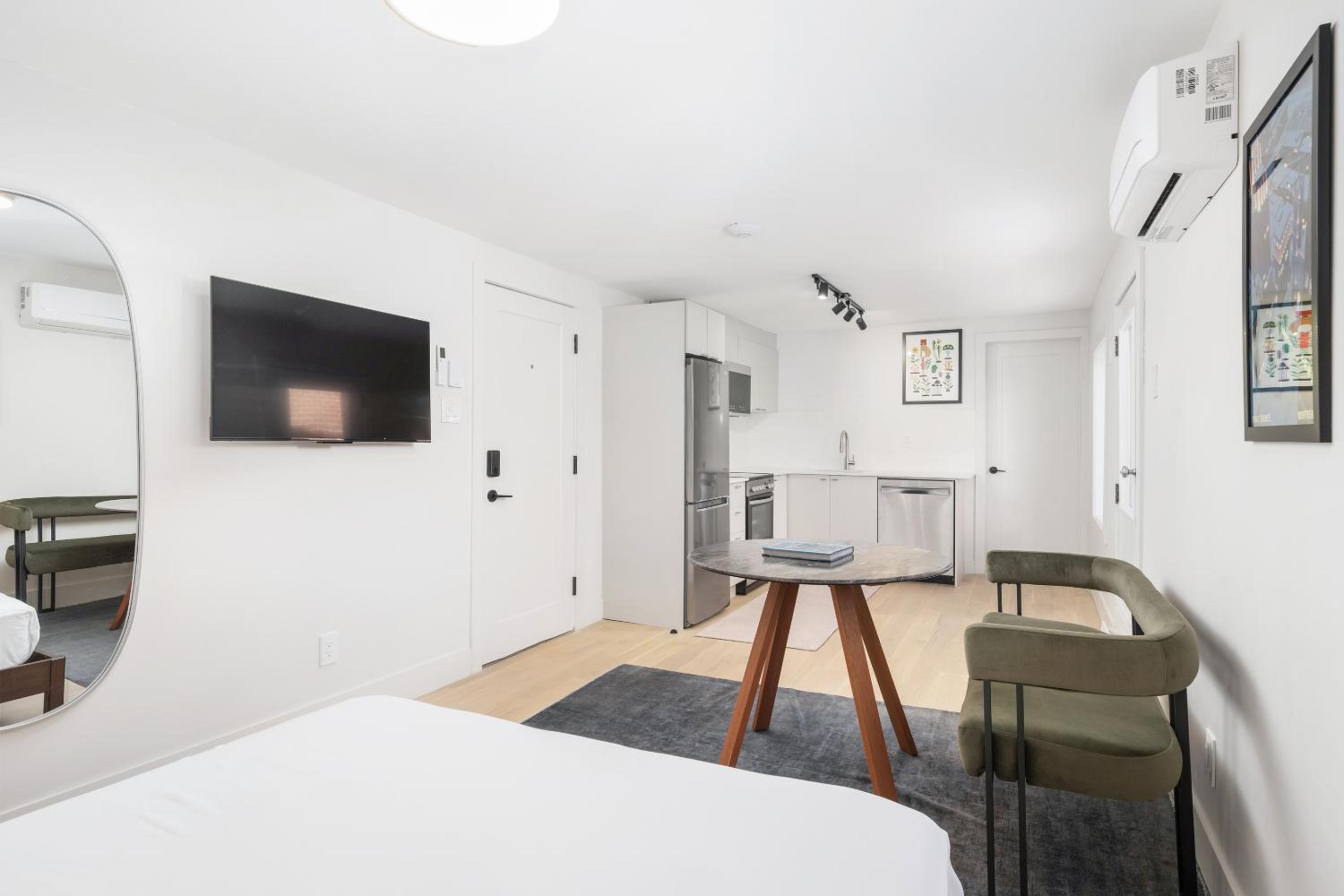 MTL Central Stay Apartments