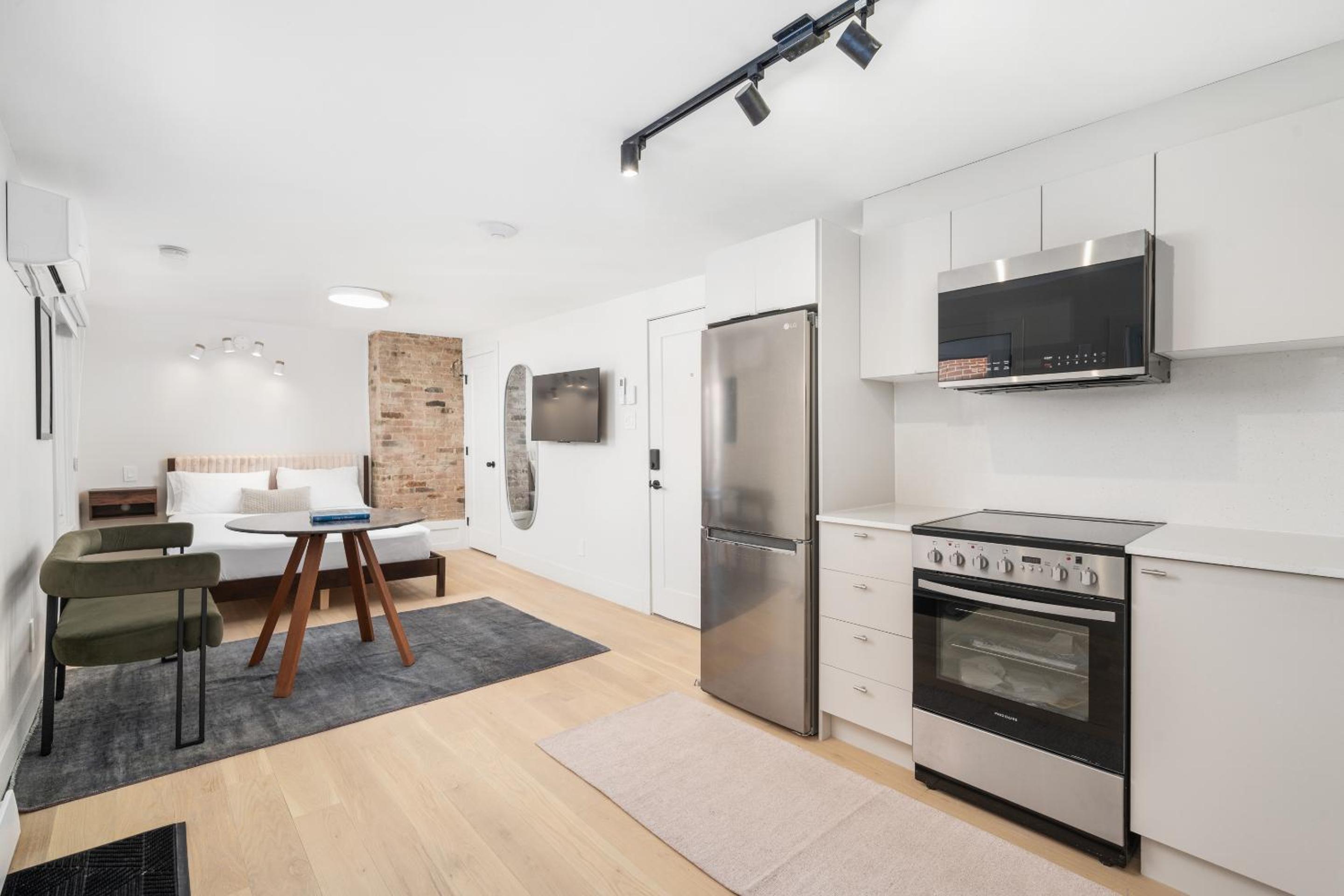 MTL Central Stay Apartments