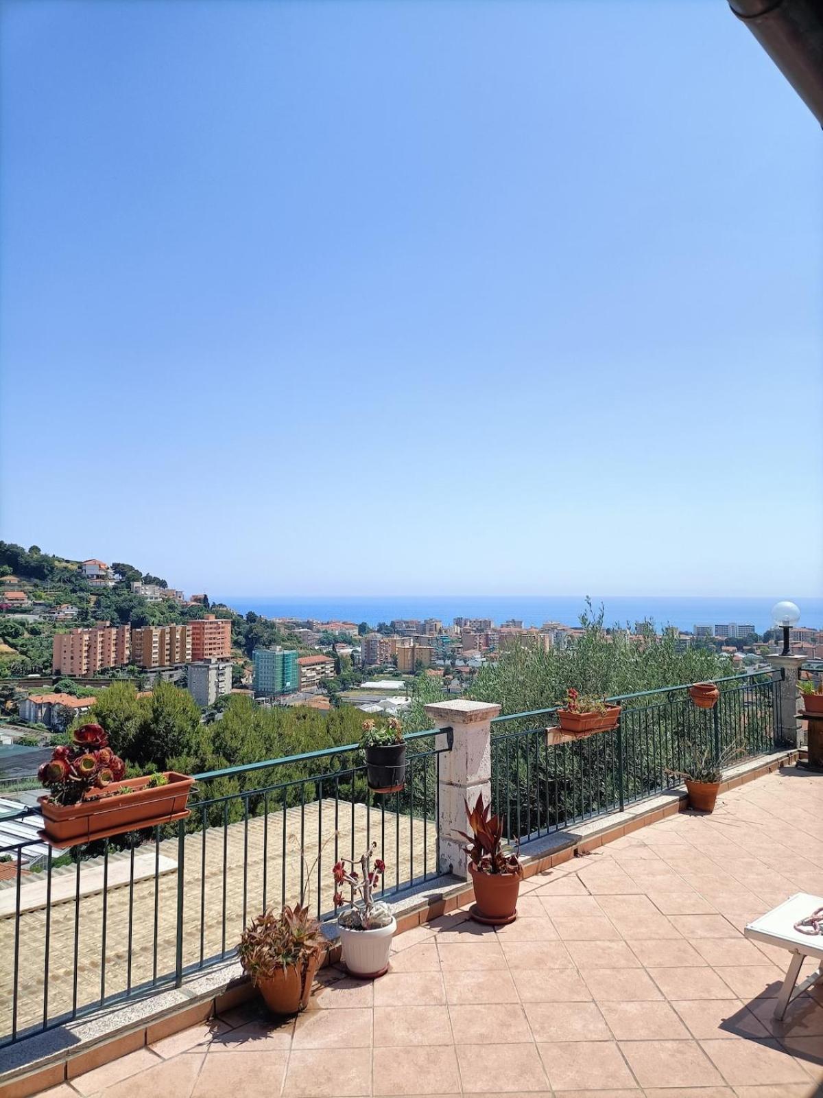 Casa indipendente Roque Vista al mar con parking gratuito
