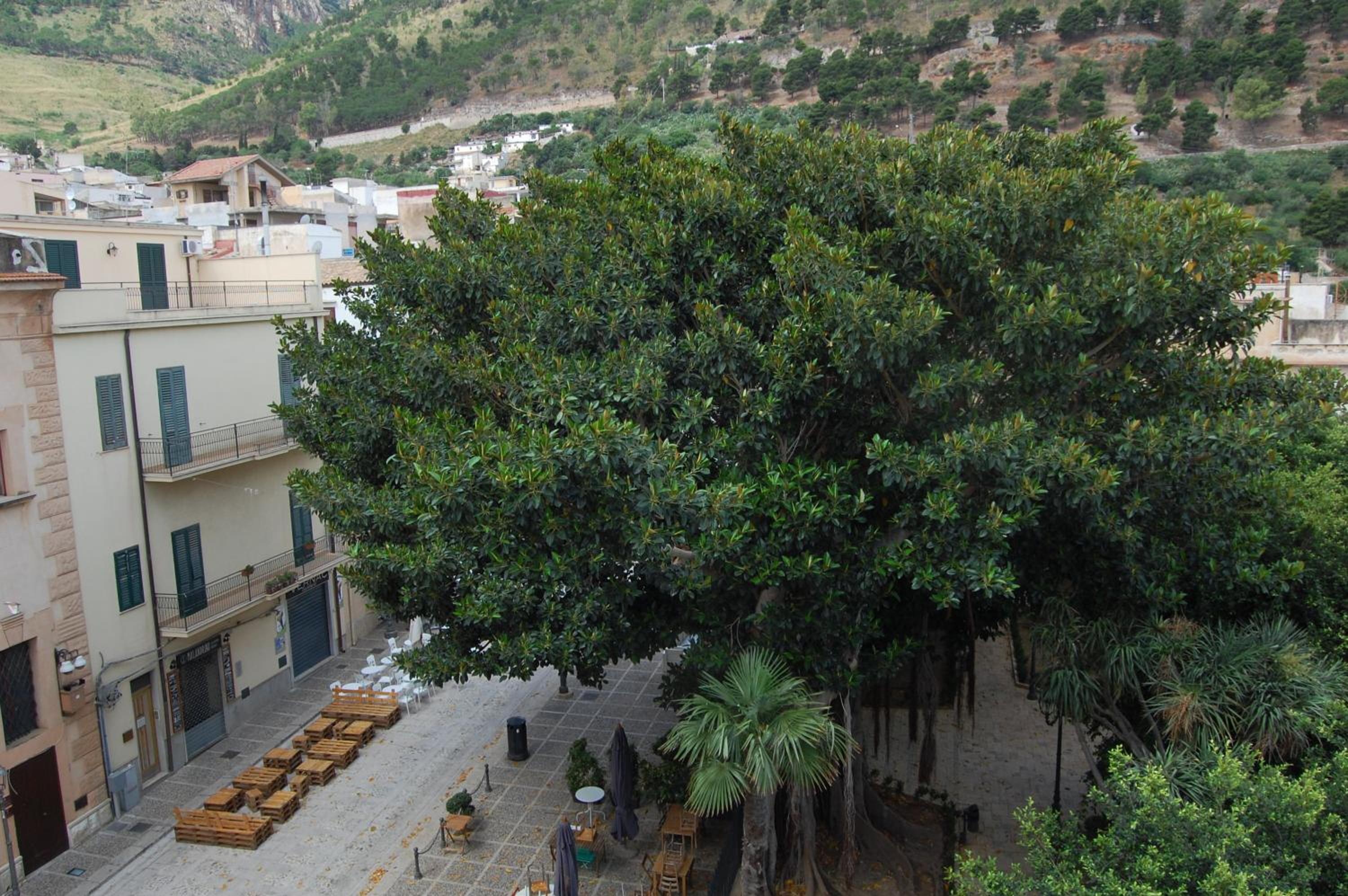 Sicilia Ovest - Domus Mariae Charming Apartments with Balcony
