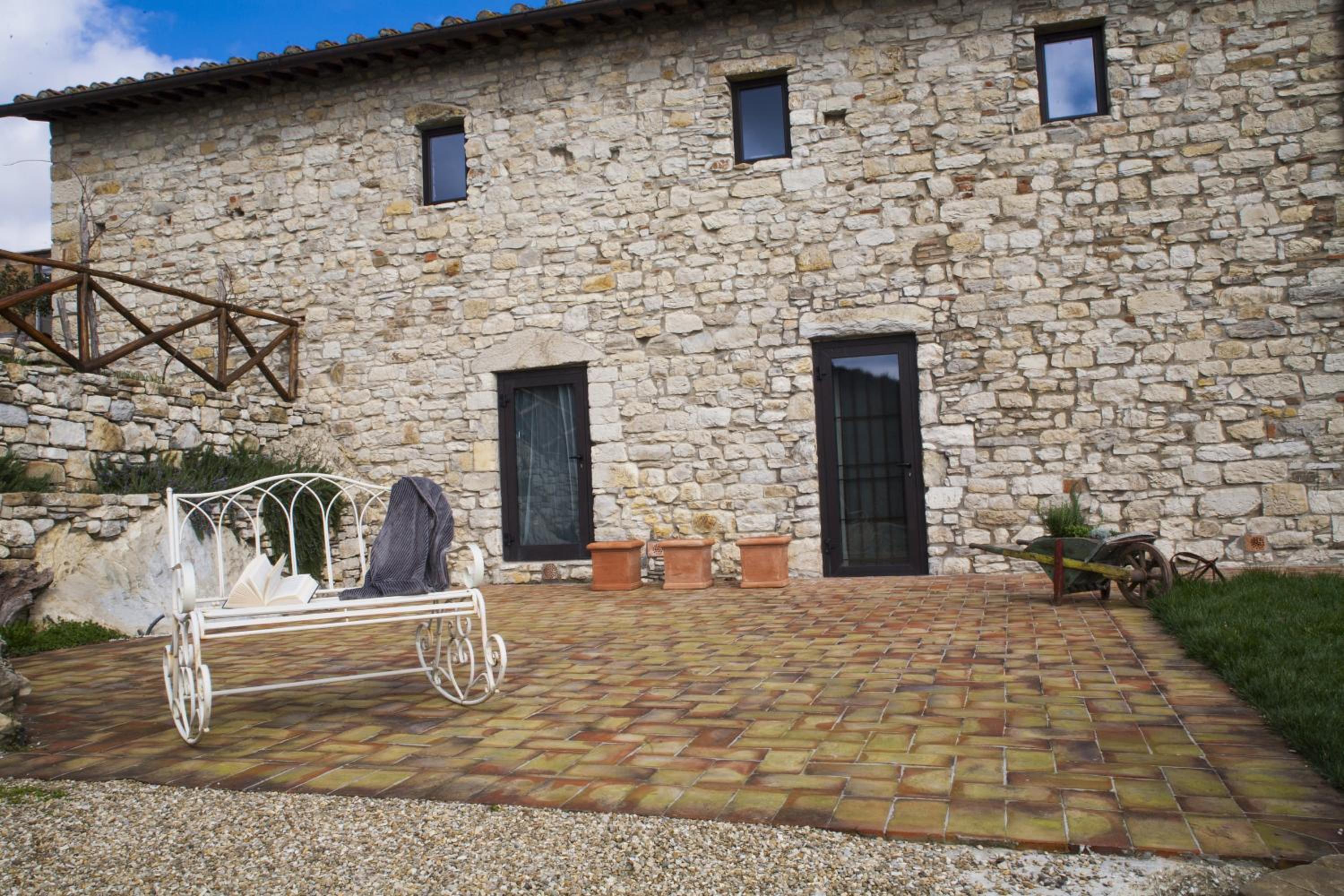 Borgo di Vezzano