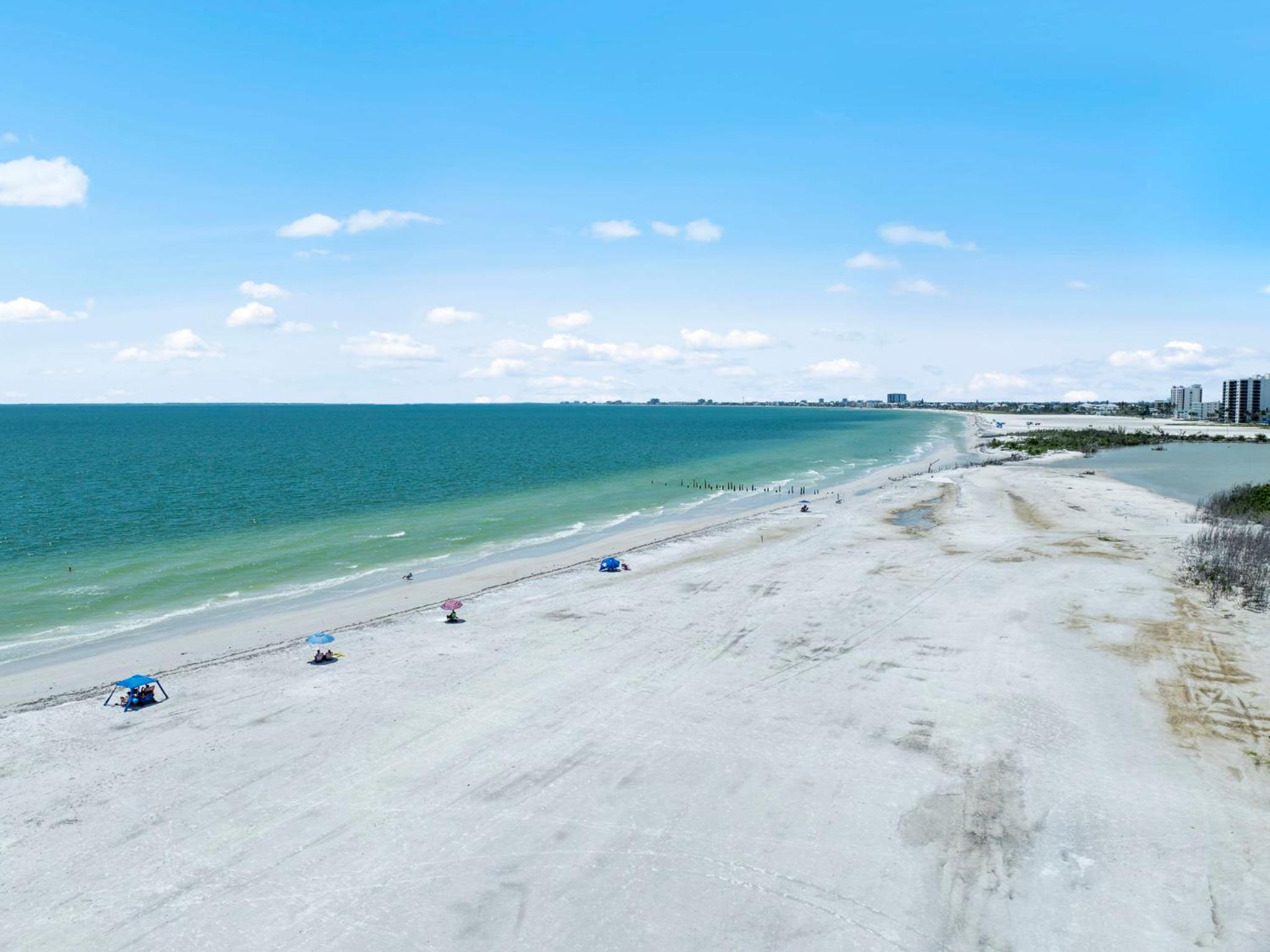 Gulf Water Views 2 bikes, beach gear weekly stay