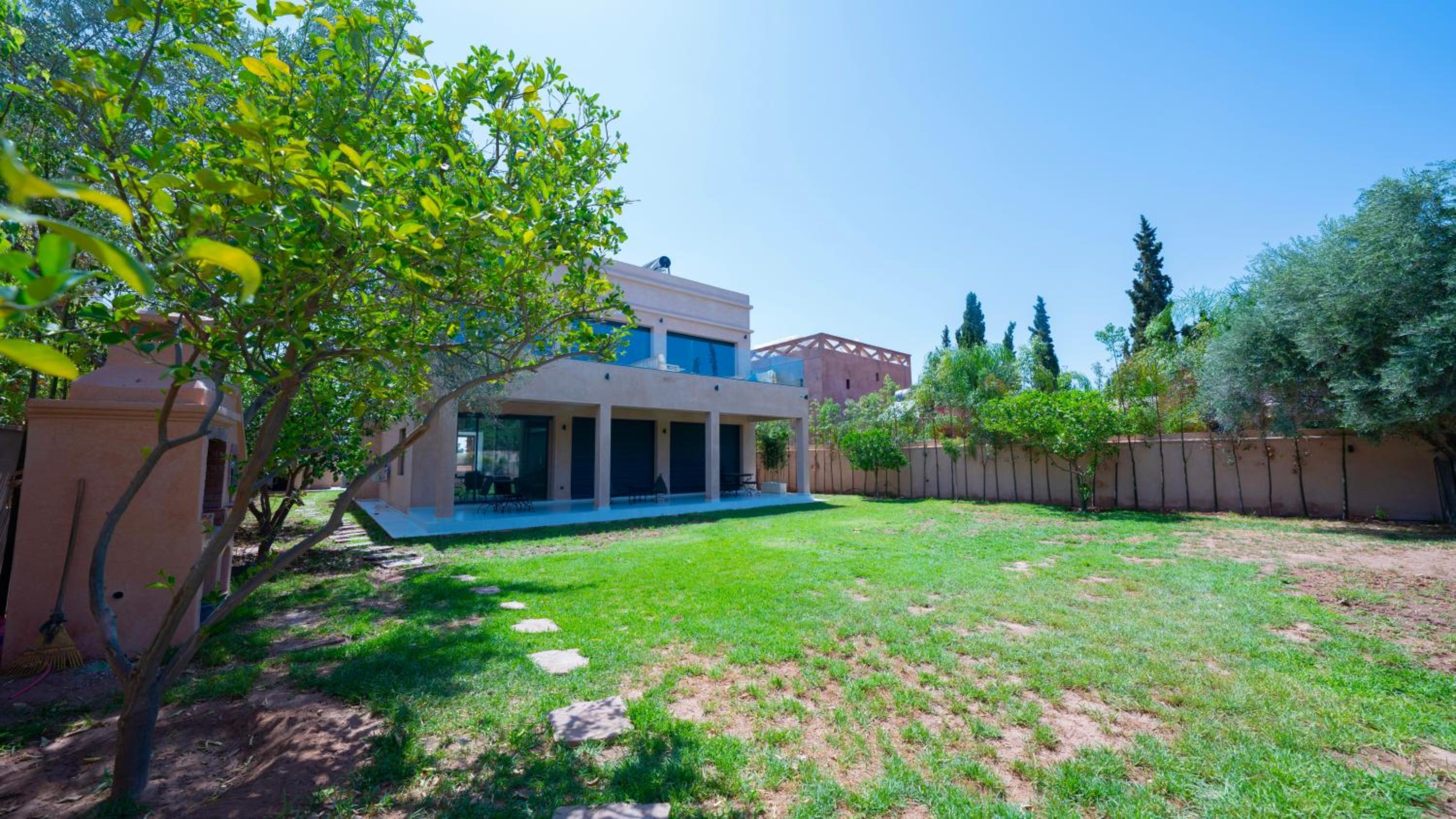 Villa Adam