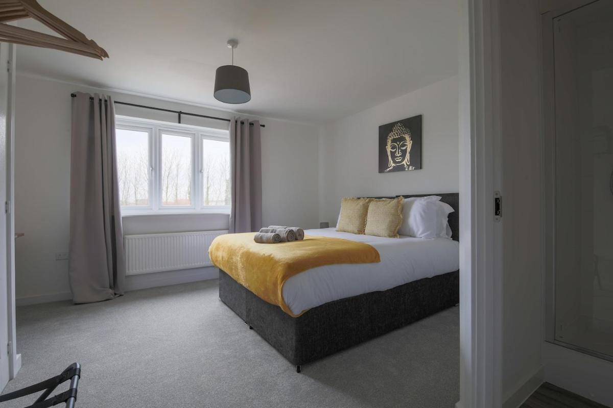 The Haven – Modern 4-Bed Home with Garden