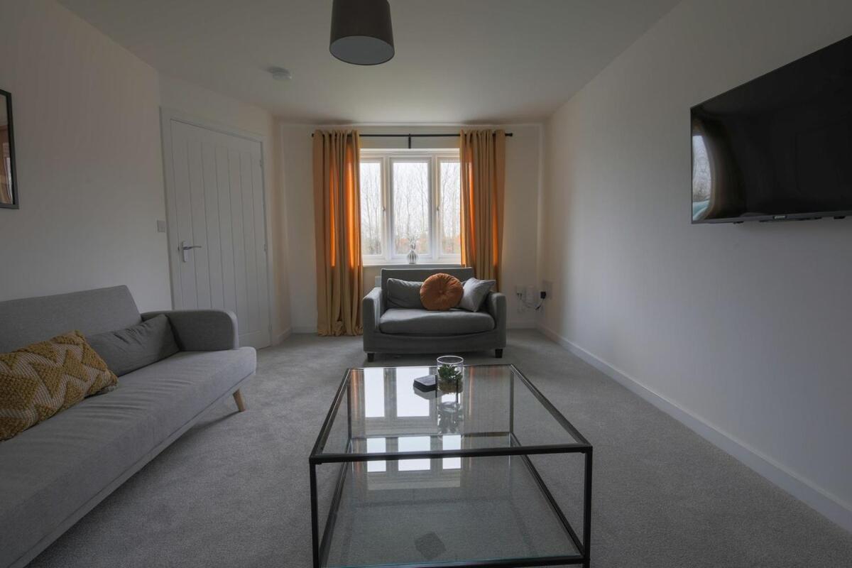 The Haven – Modern 4-Bed Home with Garden