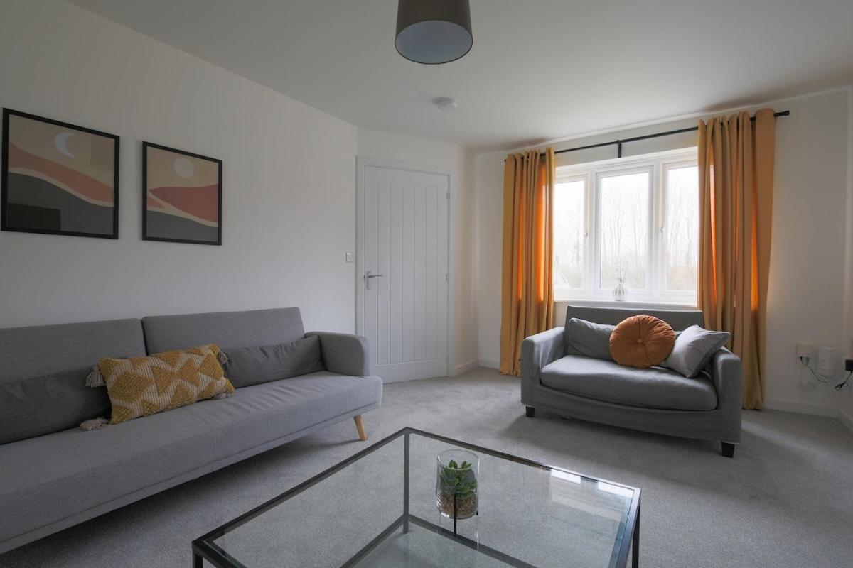 The Haven – Modern 4-Bed Home with Garden