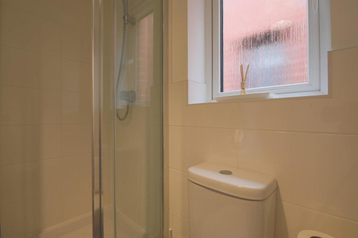 The Haven – Modern 4-Bed Home with Garden
