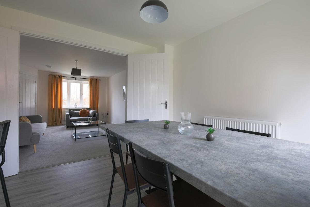 The Haven – Modern 4-Bed Home with Garden