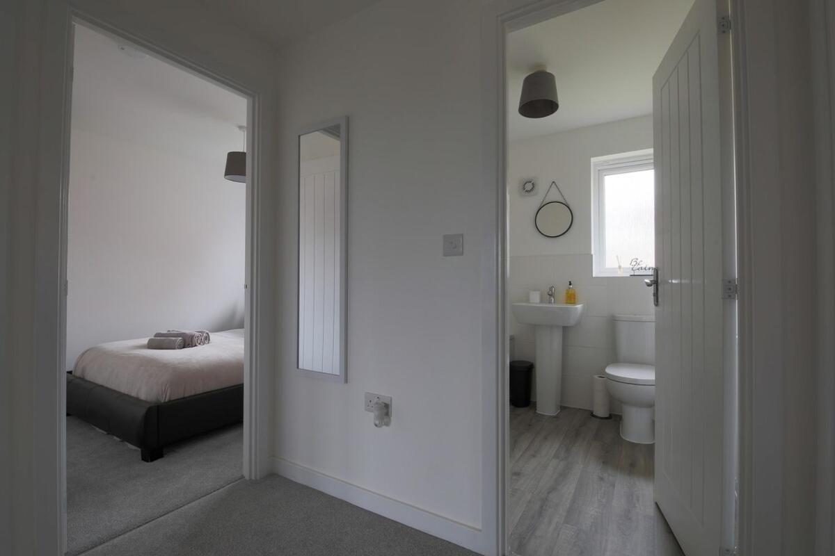 The Haven – Modern 4-Bed Home with Garden