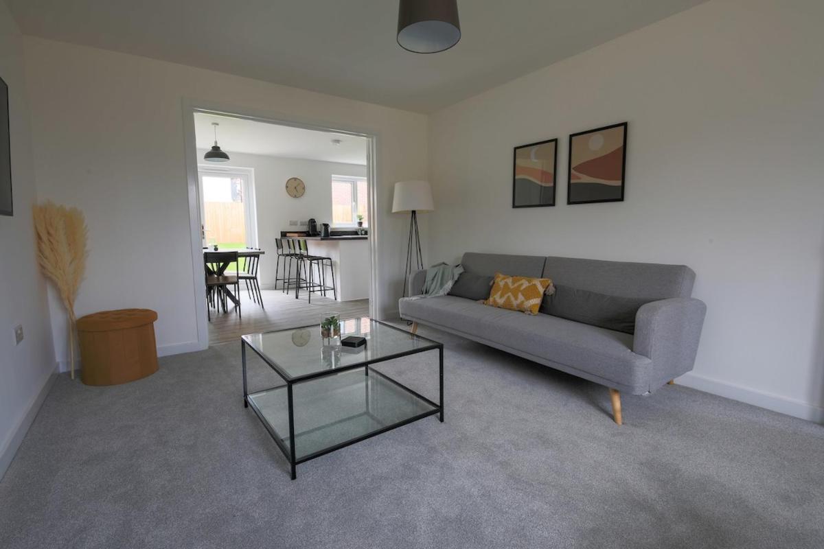 The Haven – Modern 4-Bed Home with Garden