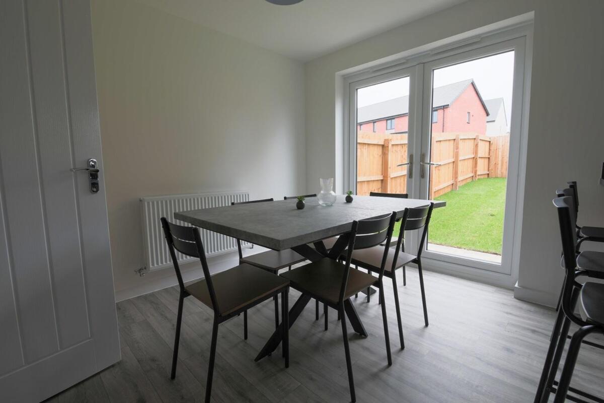 The Haven – Modern 4-Bed Home with Garden