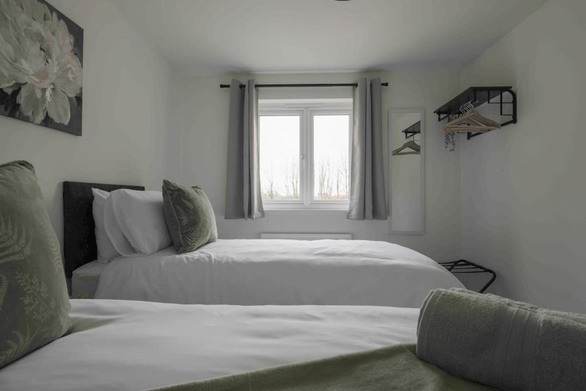 The Haven – Modern 4-Bed Home with Garden