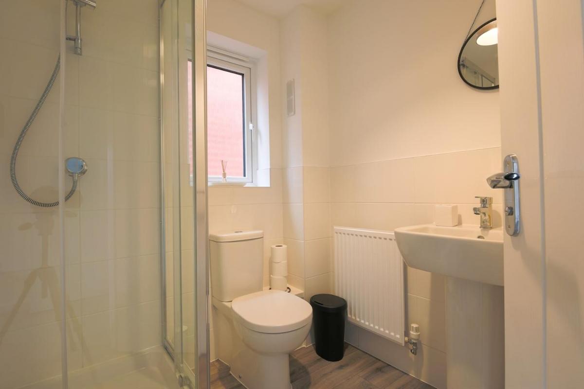 The Haven – Modern 4-Bed Home with Garden