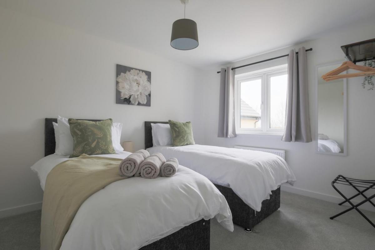The Haven – Modern 4-Bed Home with Garden