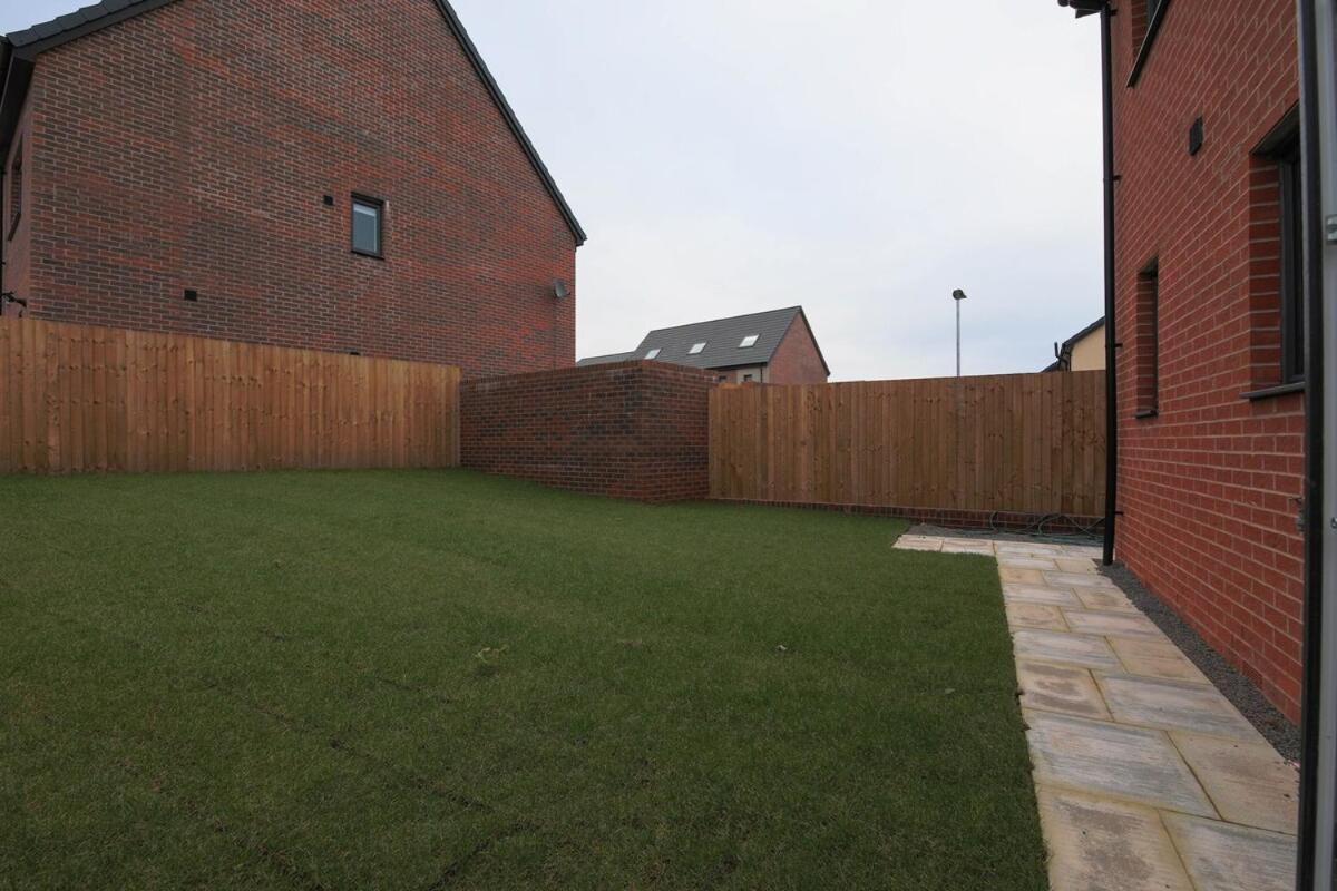 The Haven – Modern 4-Bed Home with Garden