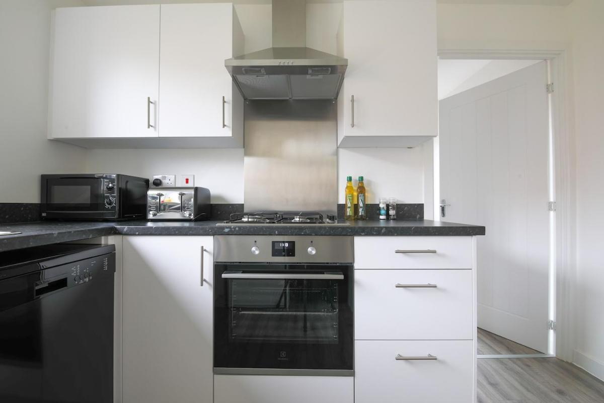 The Haven – Modern 4-Bed Home with Garden