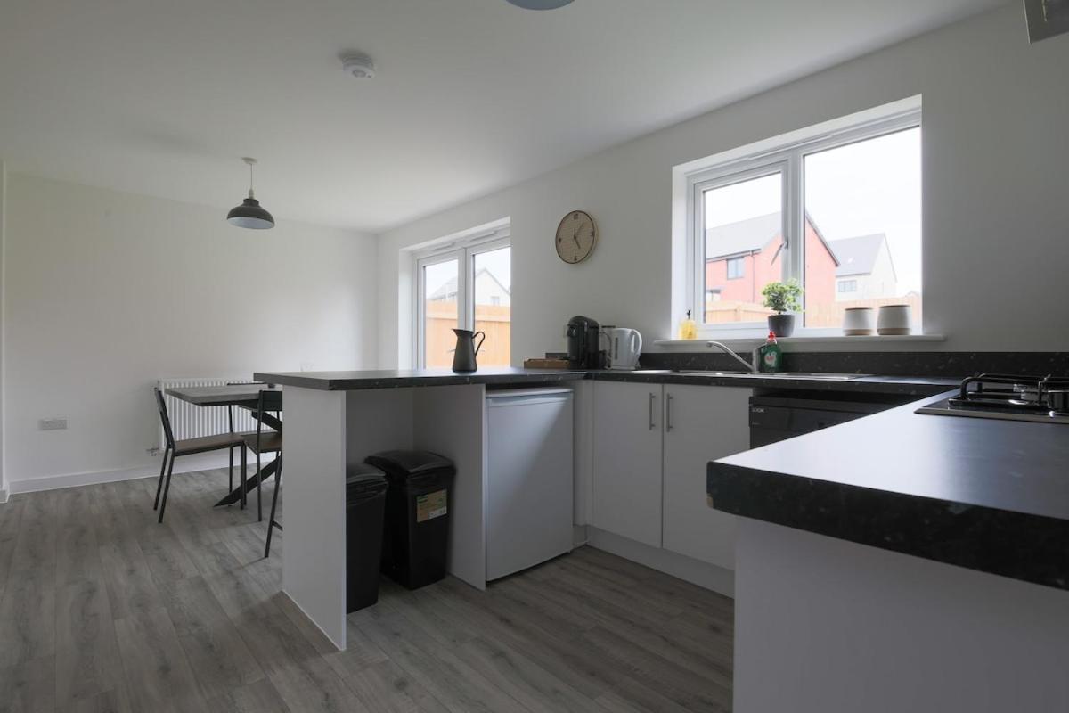 The Haven – Modern 4-Bed Home with Garden
