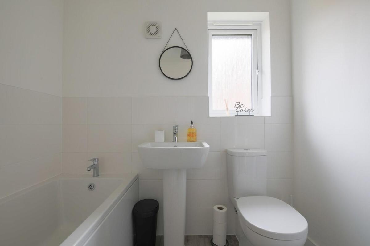 The Haven – Modern 4-Bed Home with Garden