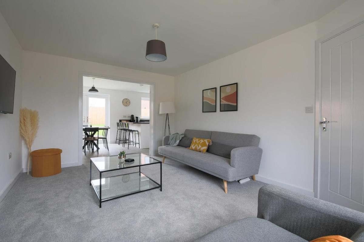 The Haven – Modern 4-Bed Home with Garden
