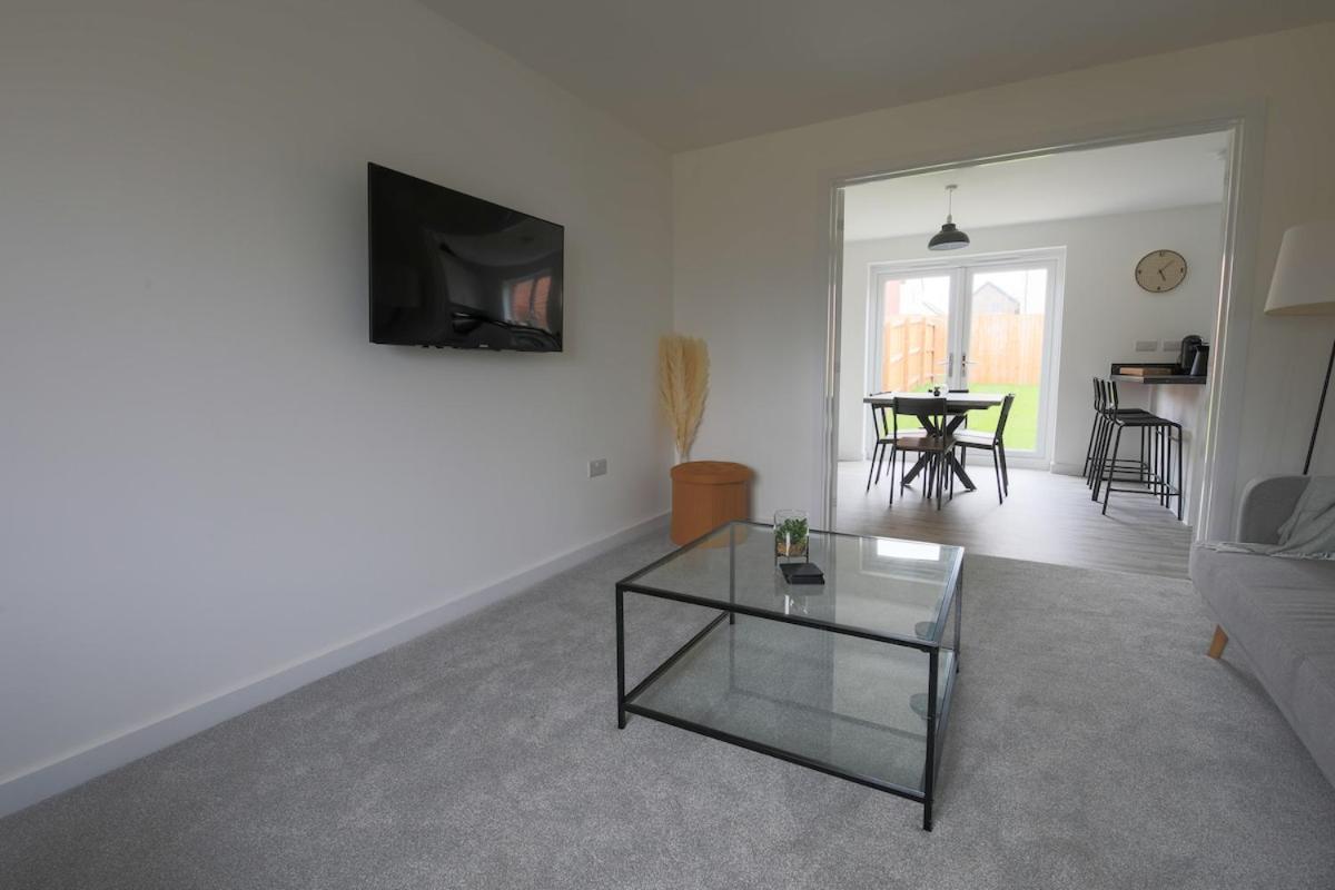 The Haven – Modern 4-Bed Home with Garden