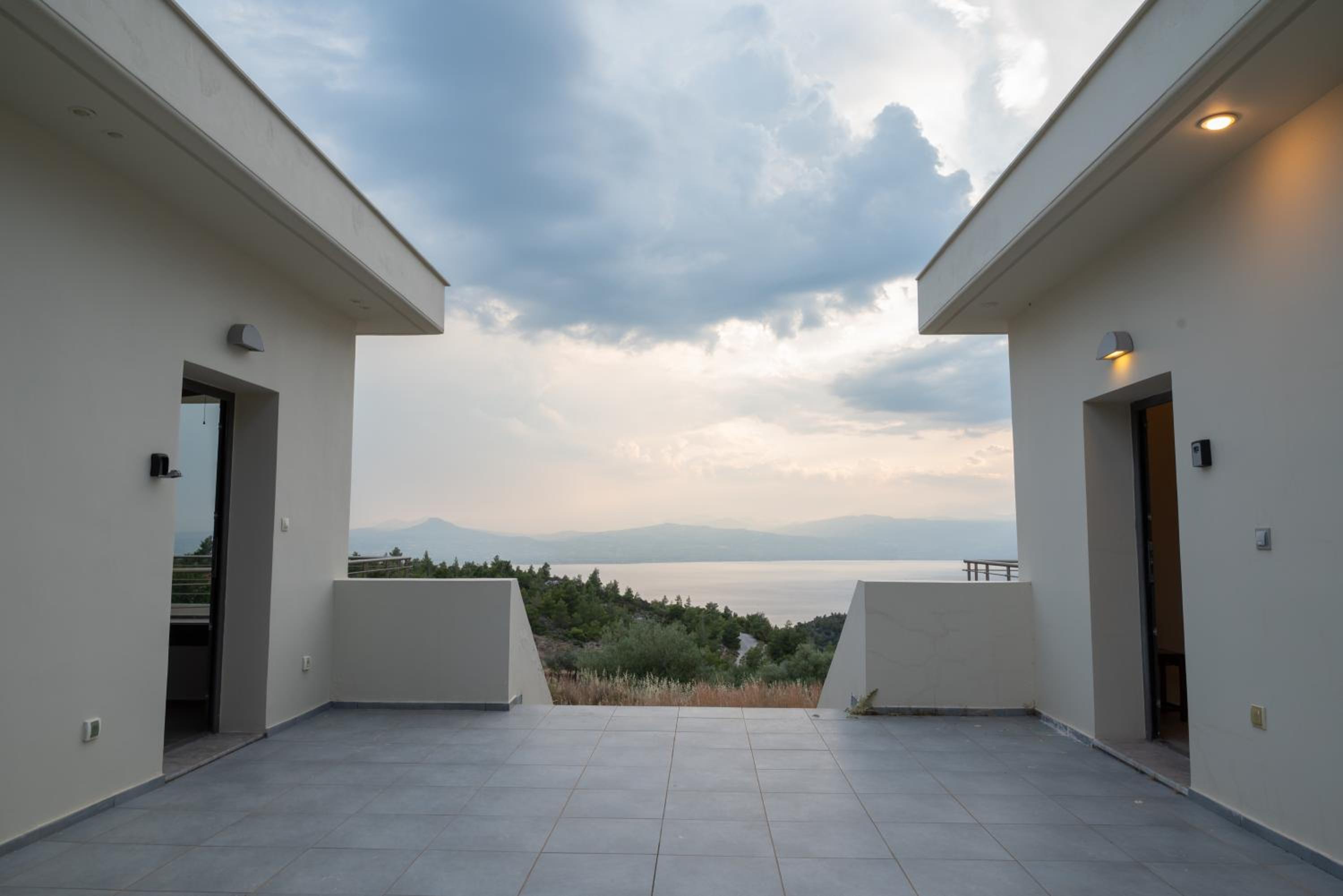 White Sand Loutraki Villa - Sea View