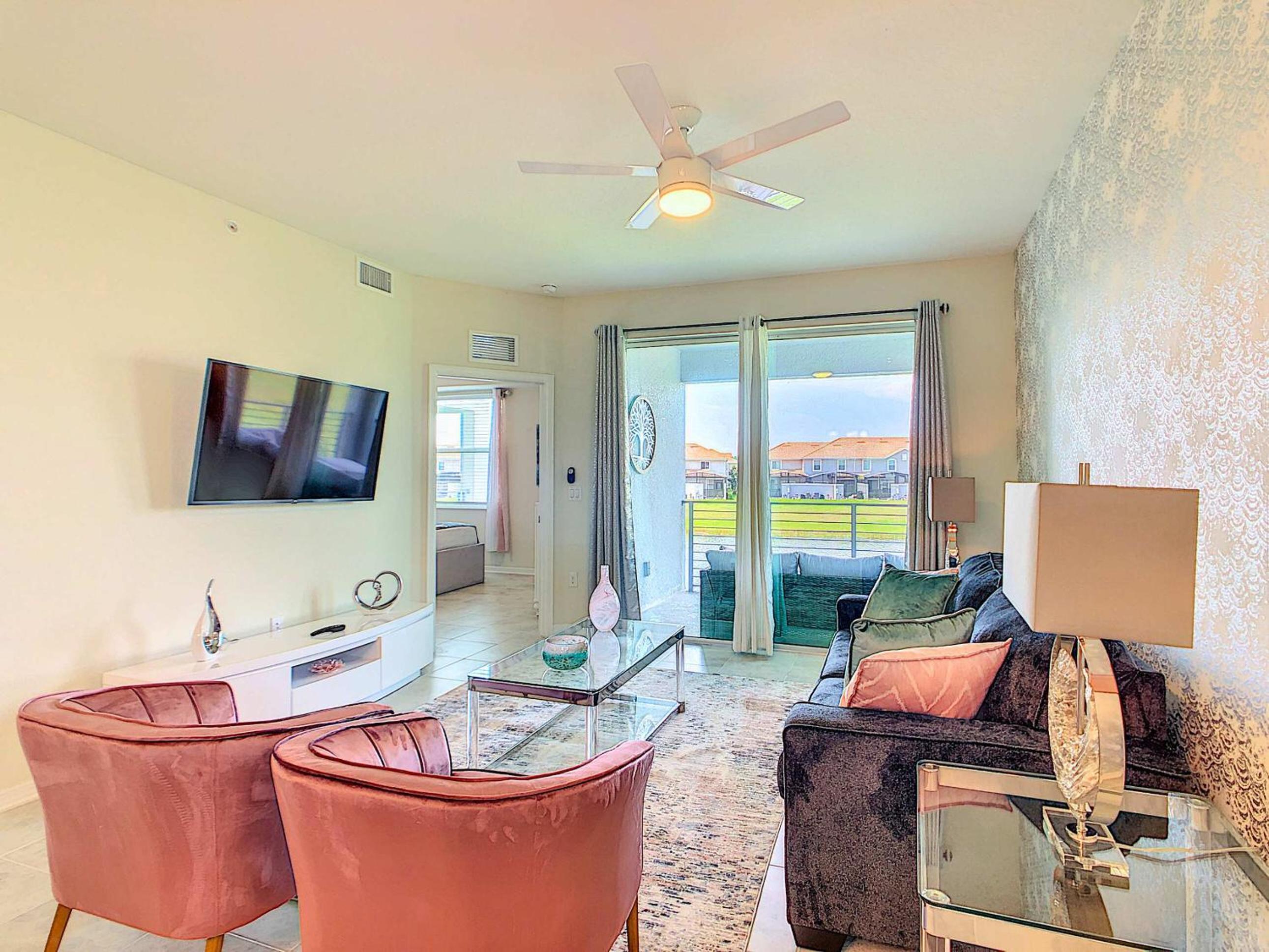 Comfy Lakeview 3BR with 2 Clubhouses & Waterpark