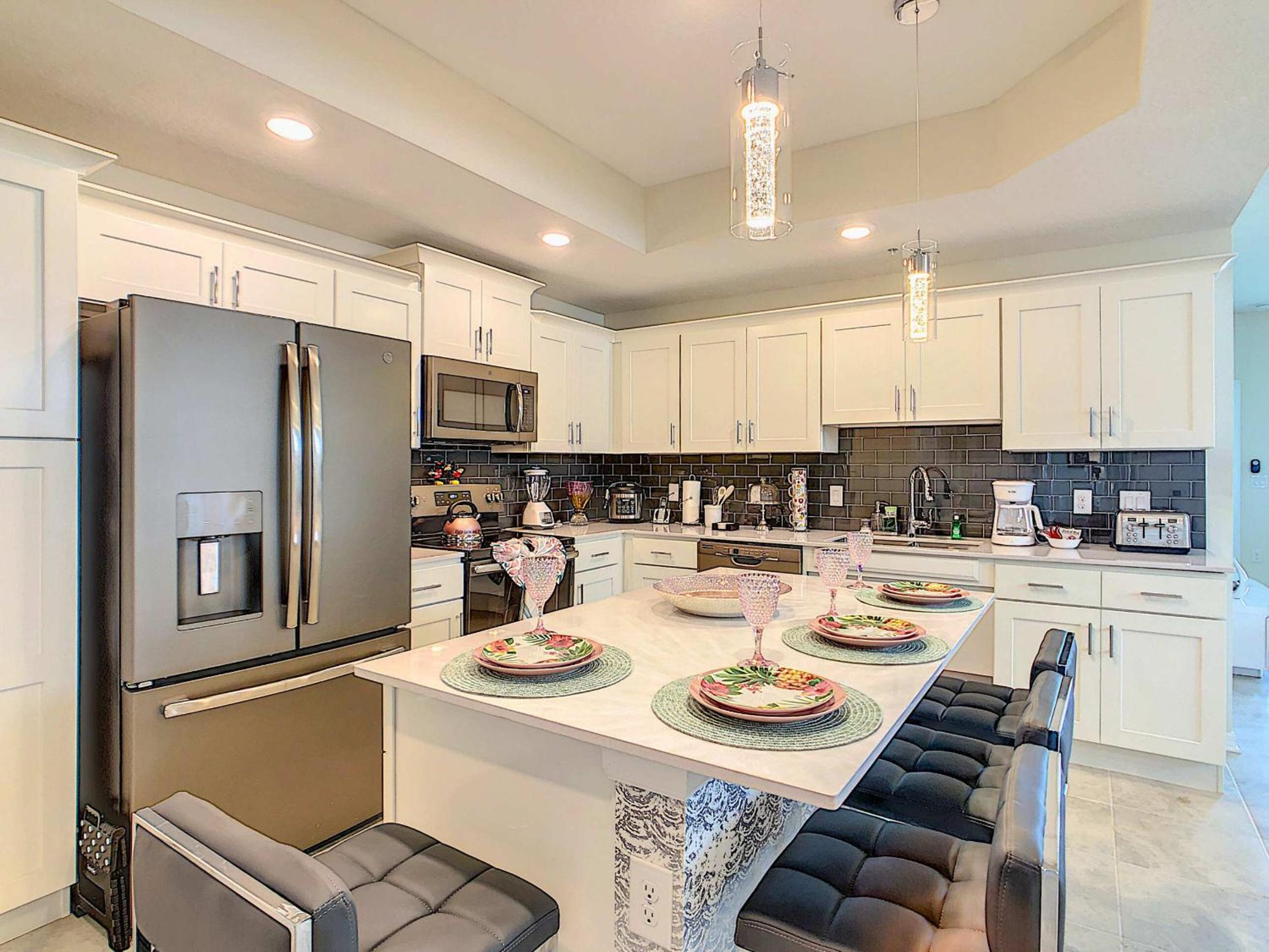 Comfy Lakeview 3BR with 2 Clubhouses & Waterpark