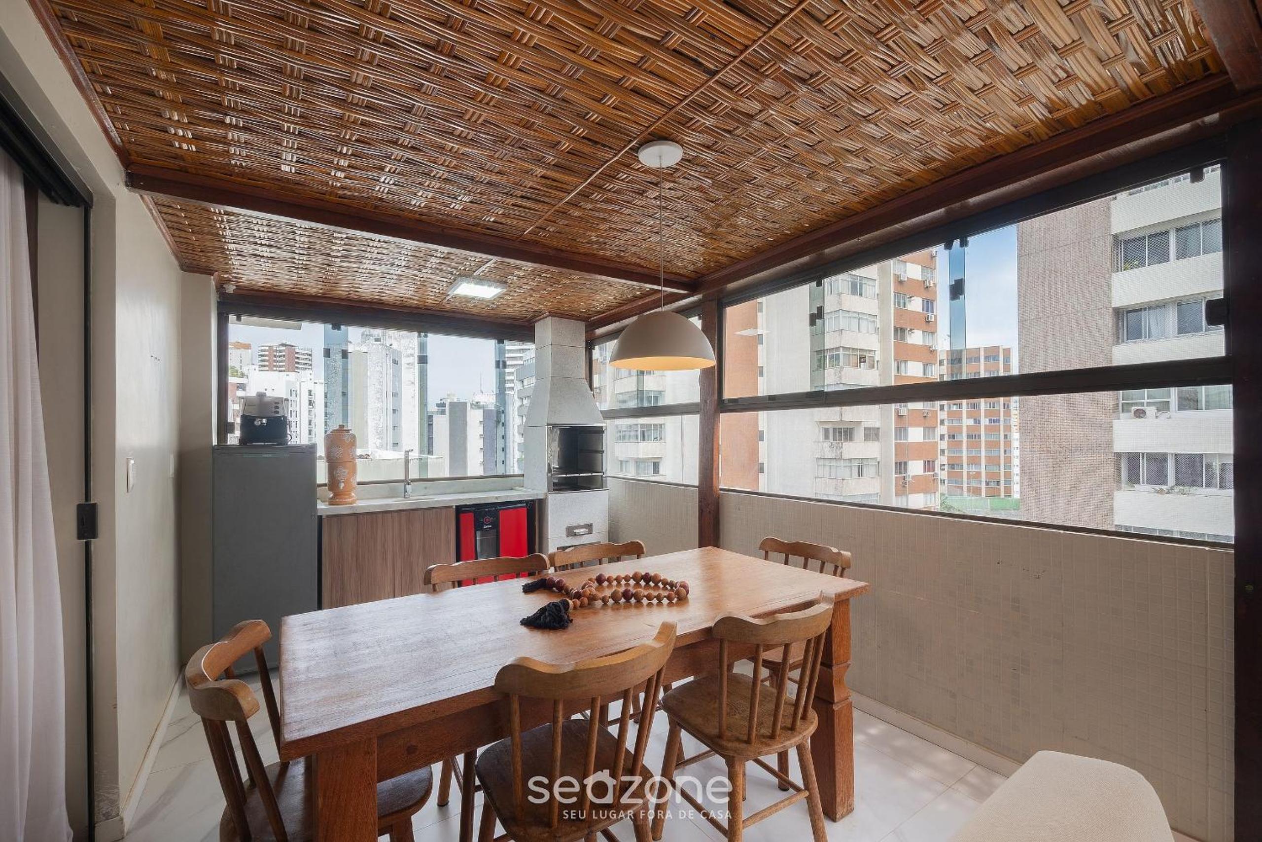 Apartment with Balcony and Barbecue CEC0801