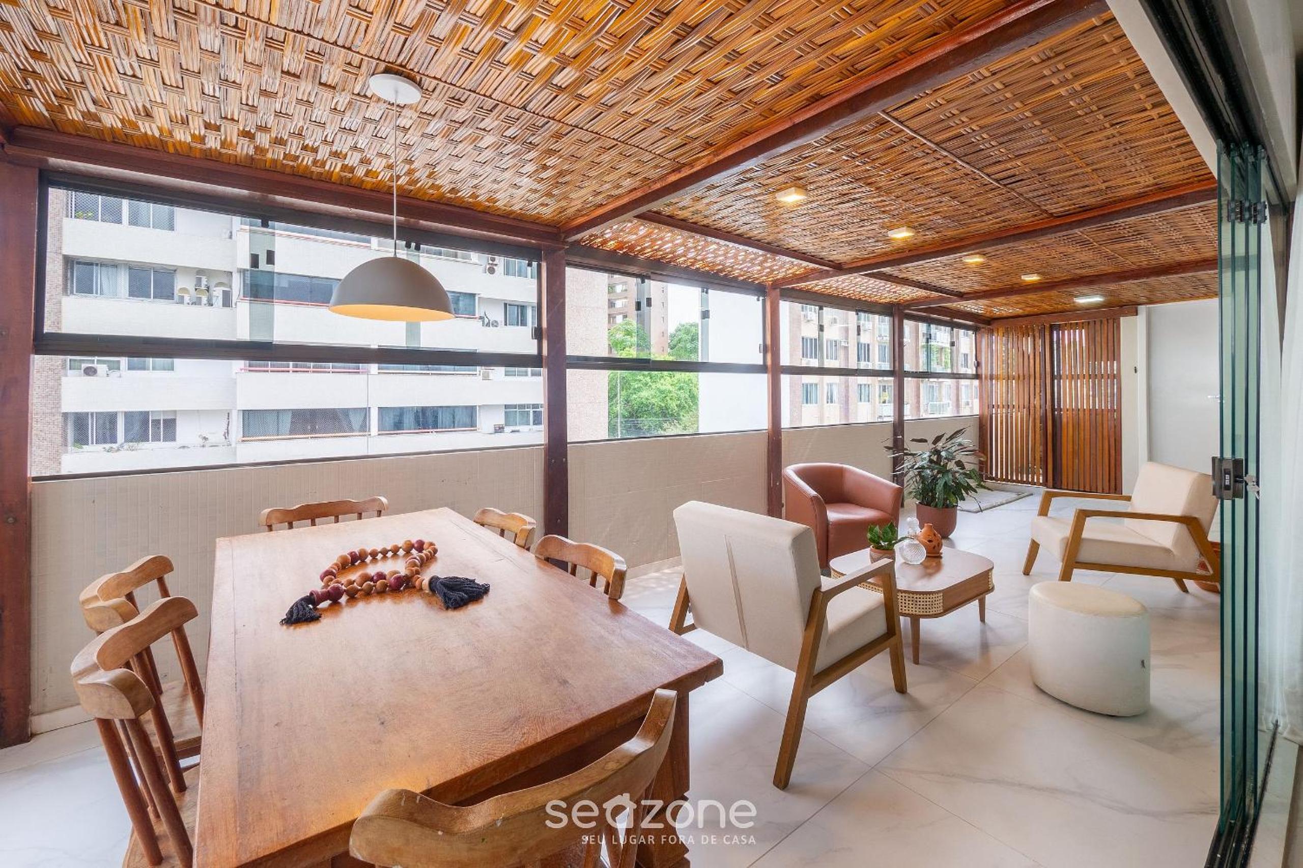 Apartment with Balcony and Barbecue CEC0801