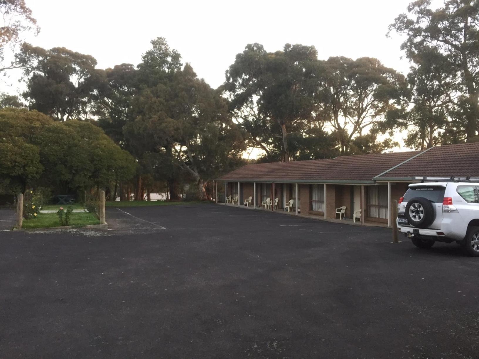 Woodmans Hill Motel