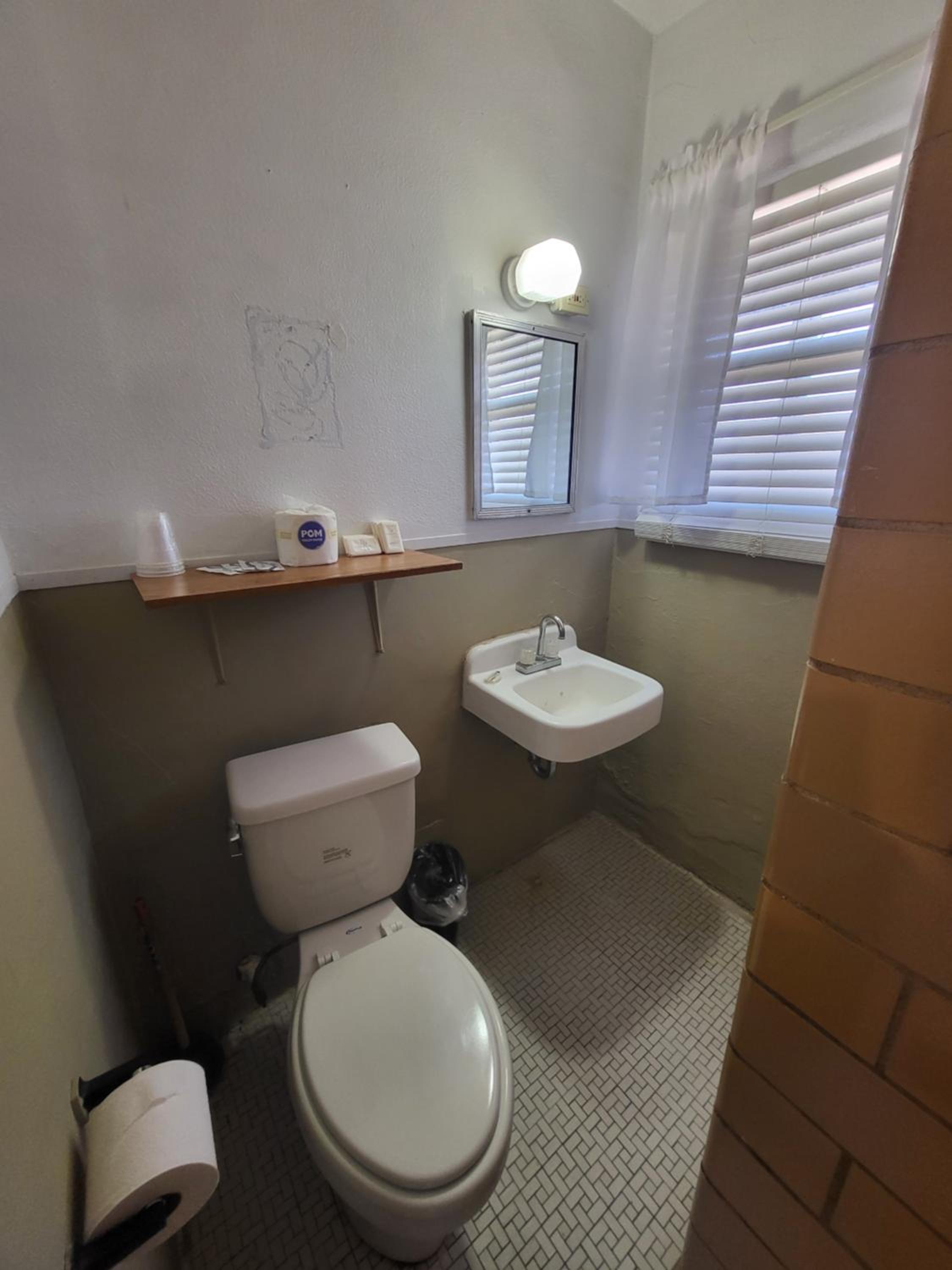 Hill Country Lodge and Mini Storages