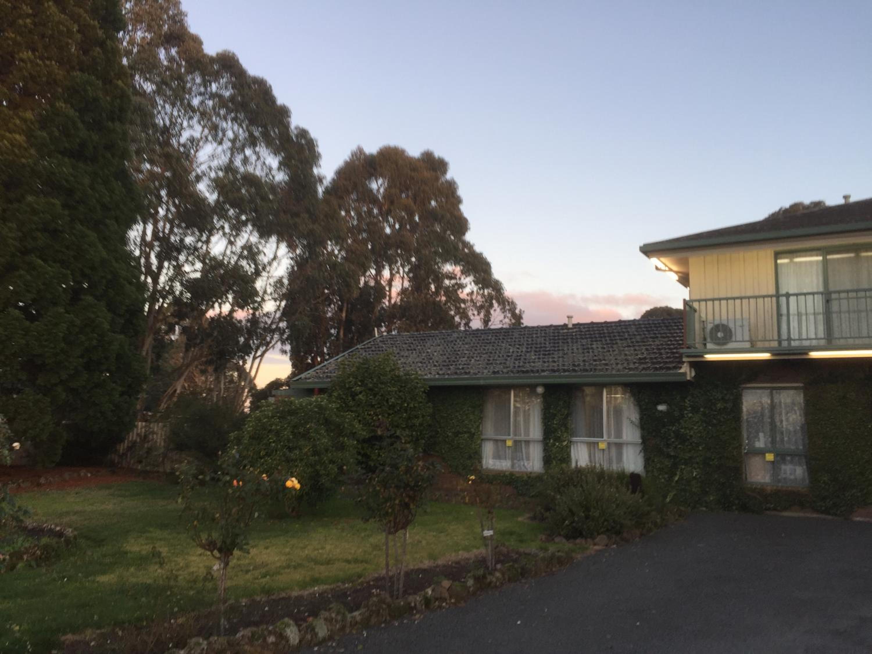 Woodmans Hill Motel