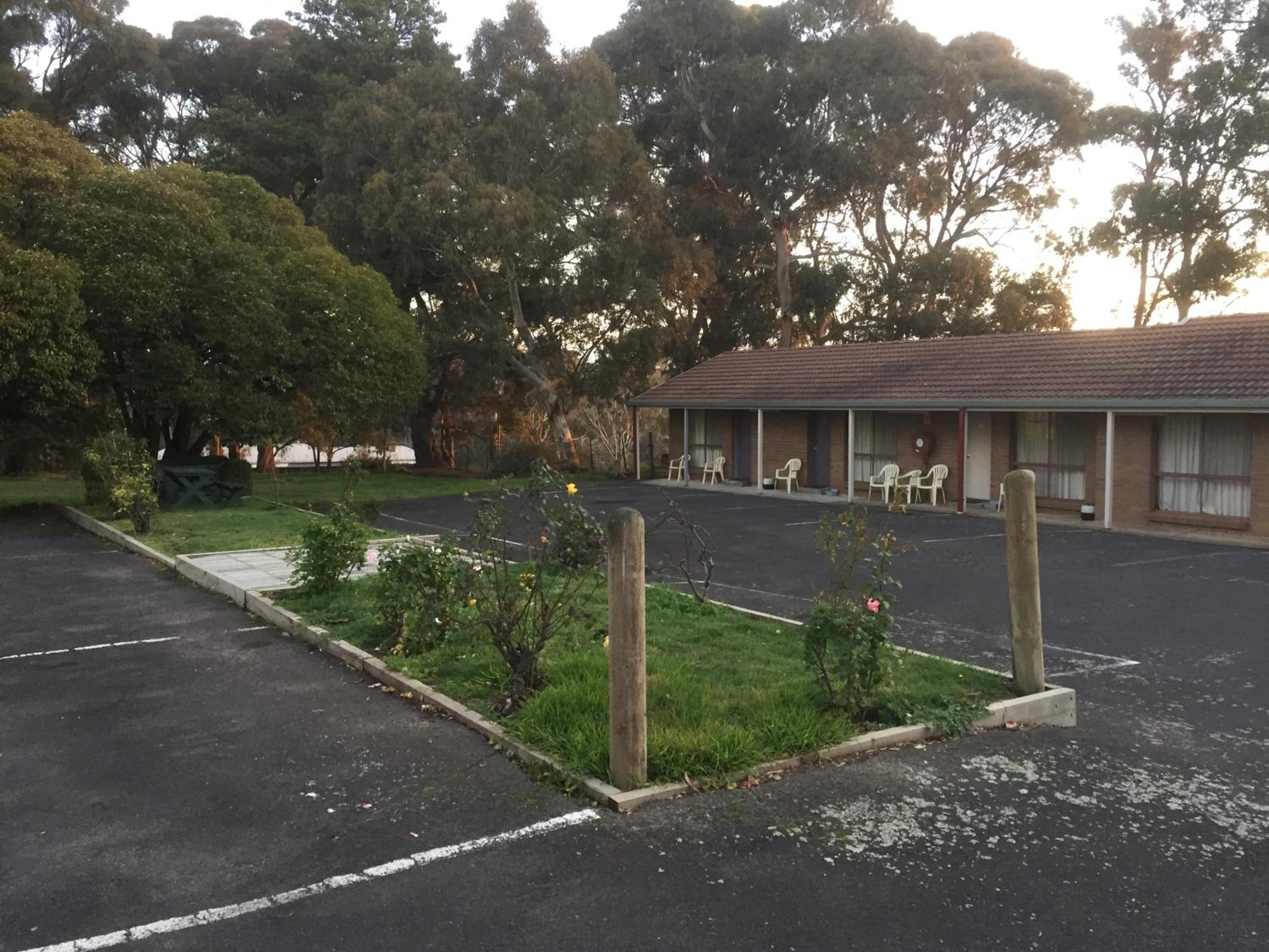 Woodmans Hill Motel