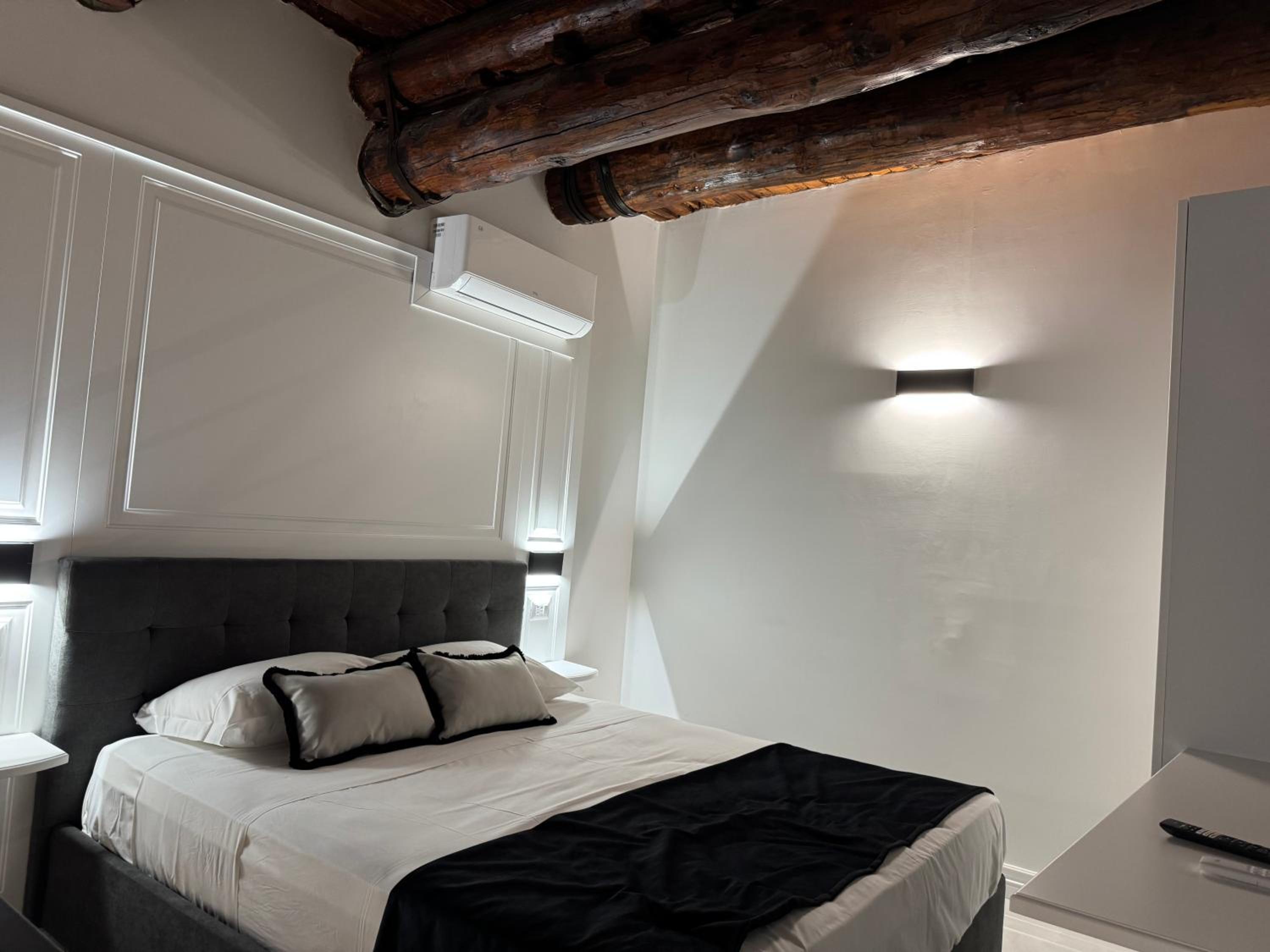 Gentile Suite Decumani