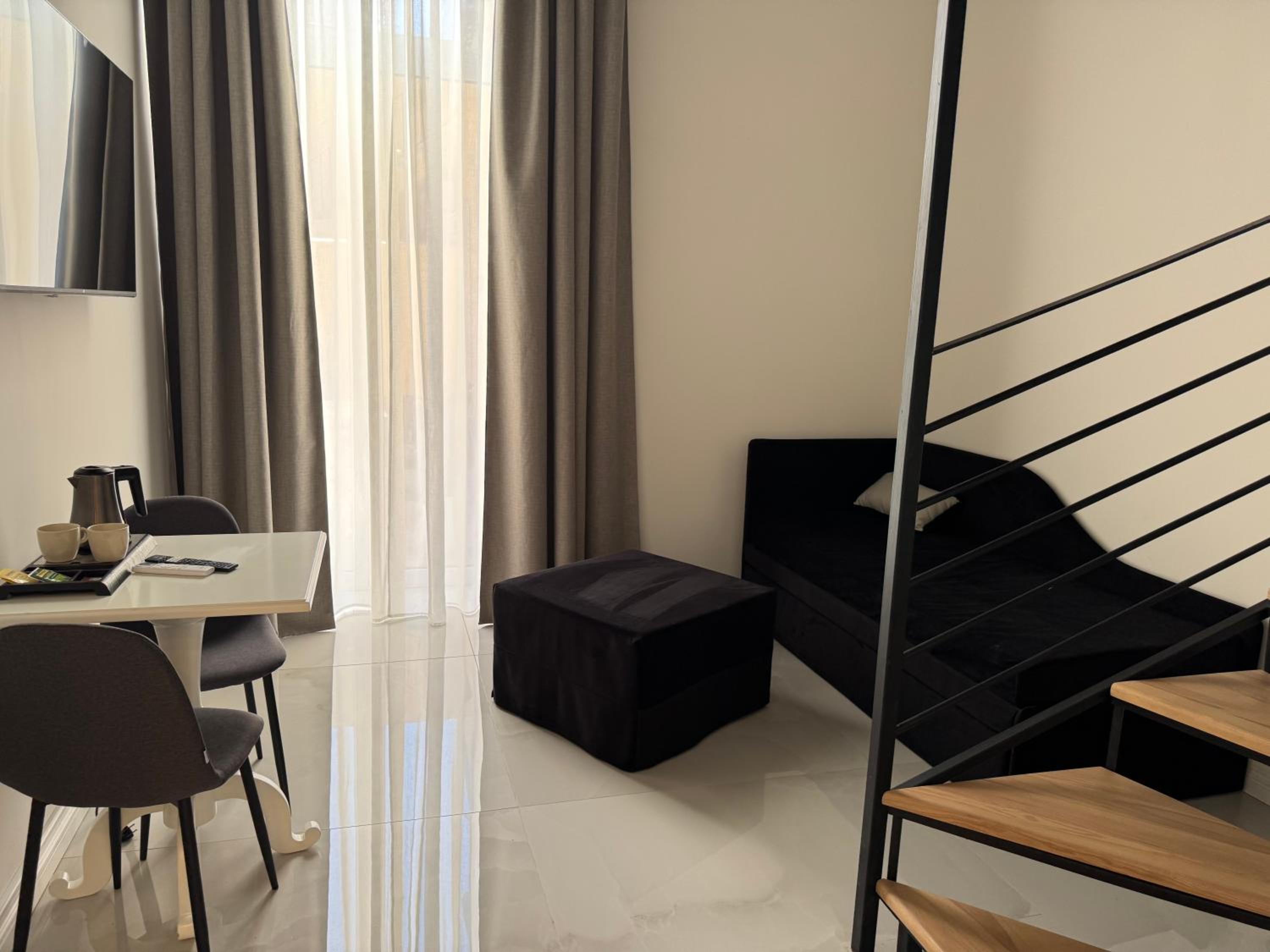 Gentile Suite Decumani