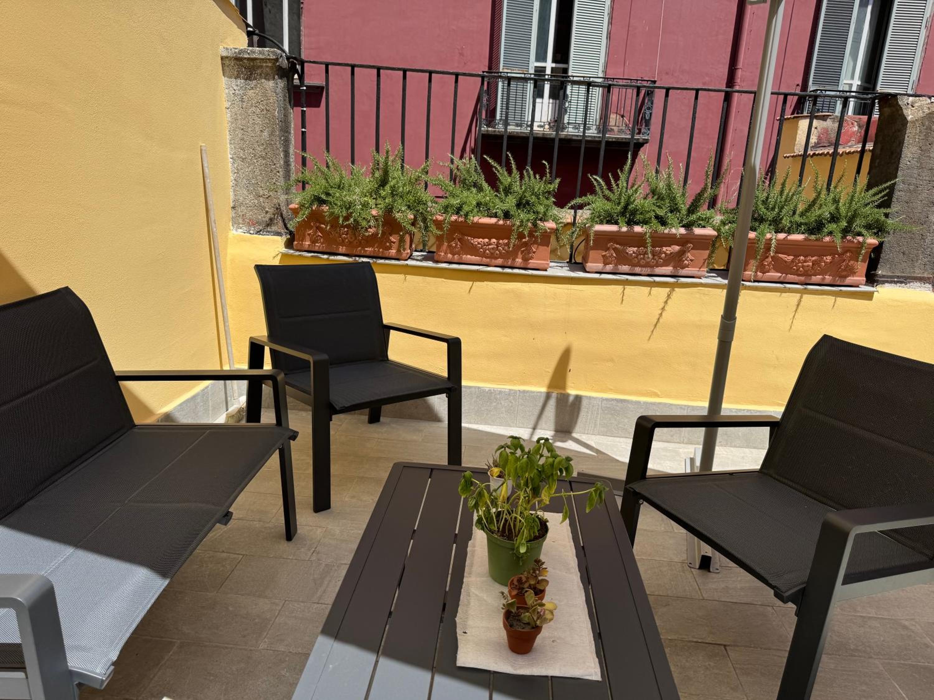 Gentile Suite Decumani