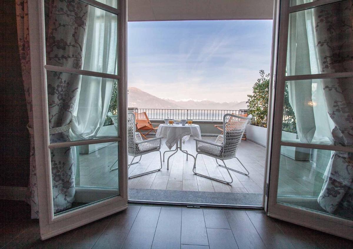 balcony
