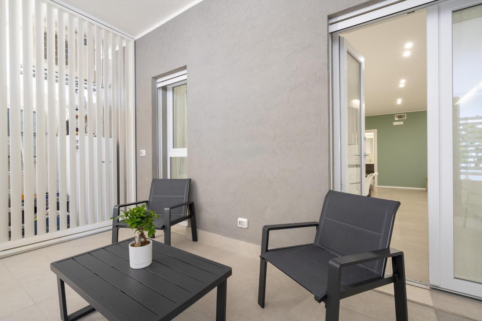 Borgo Felice 5 - Modern Apartment with Balcony + Free Parking