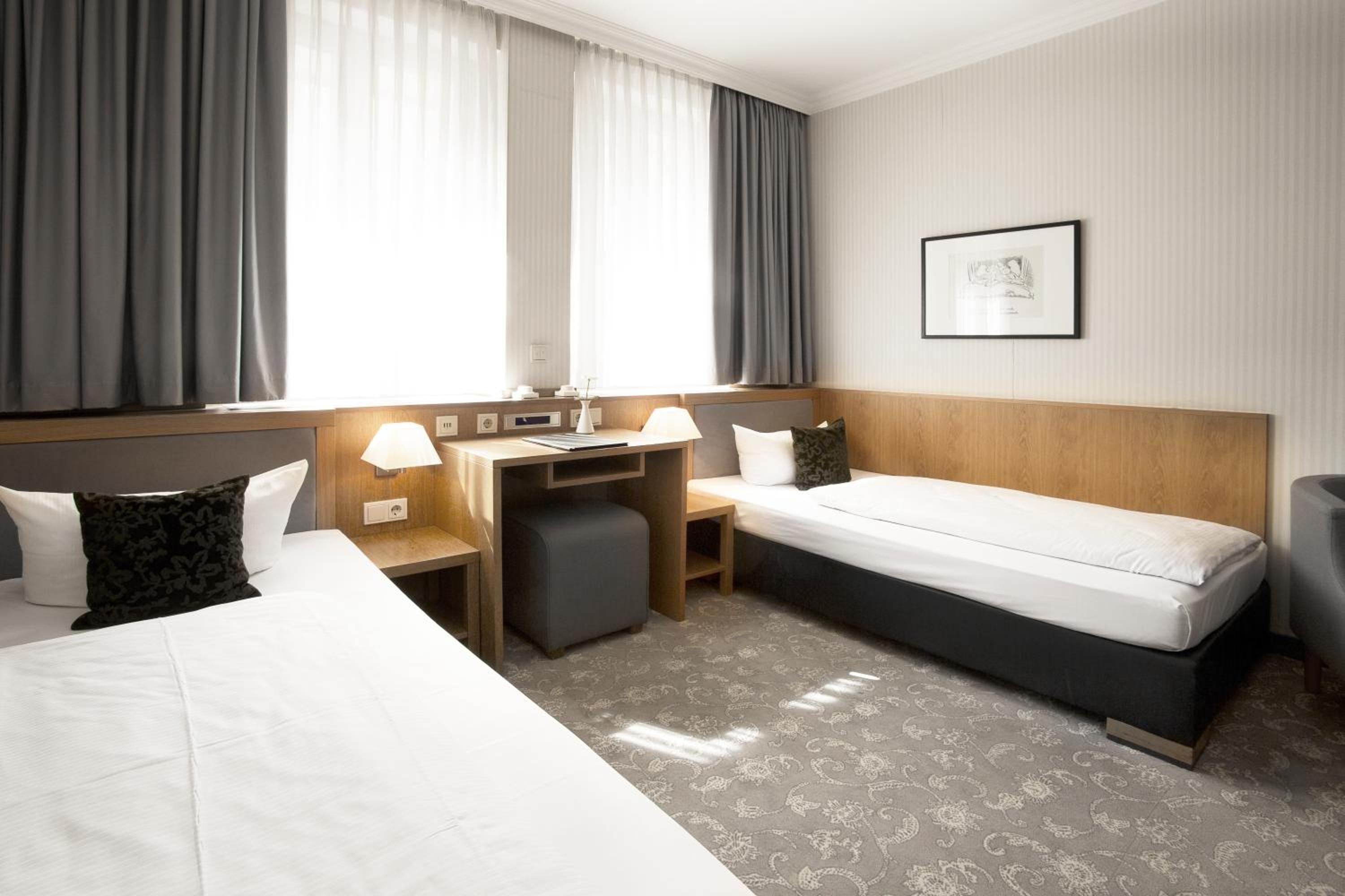TOWNHOUSE Hotel - Property Image 37