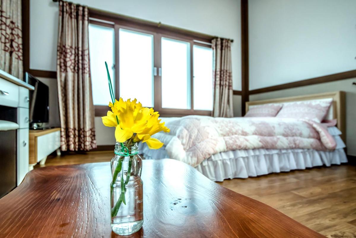 Jeju Myung House