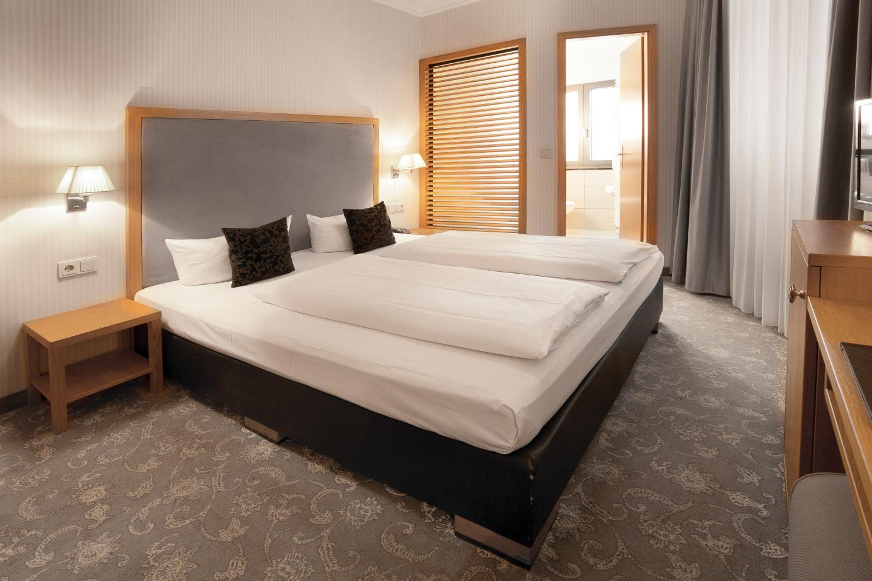 TOWNHOUSE Hotel - Property Image 1