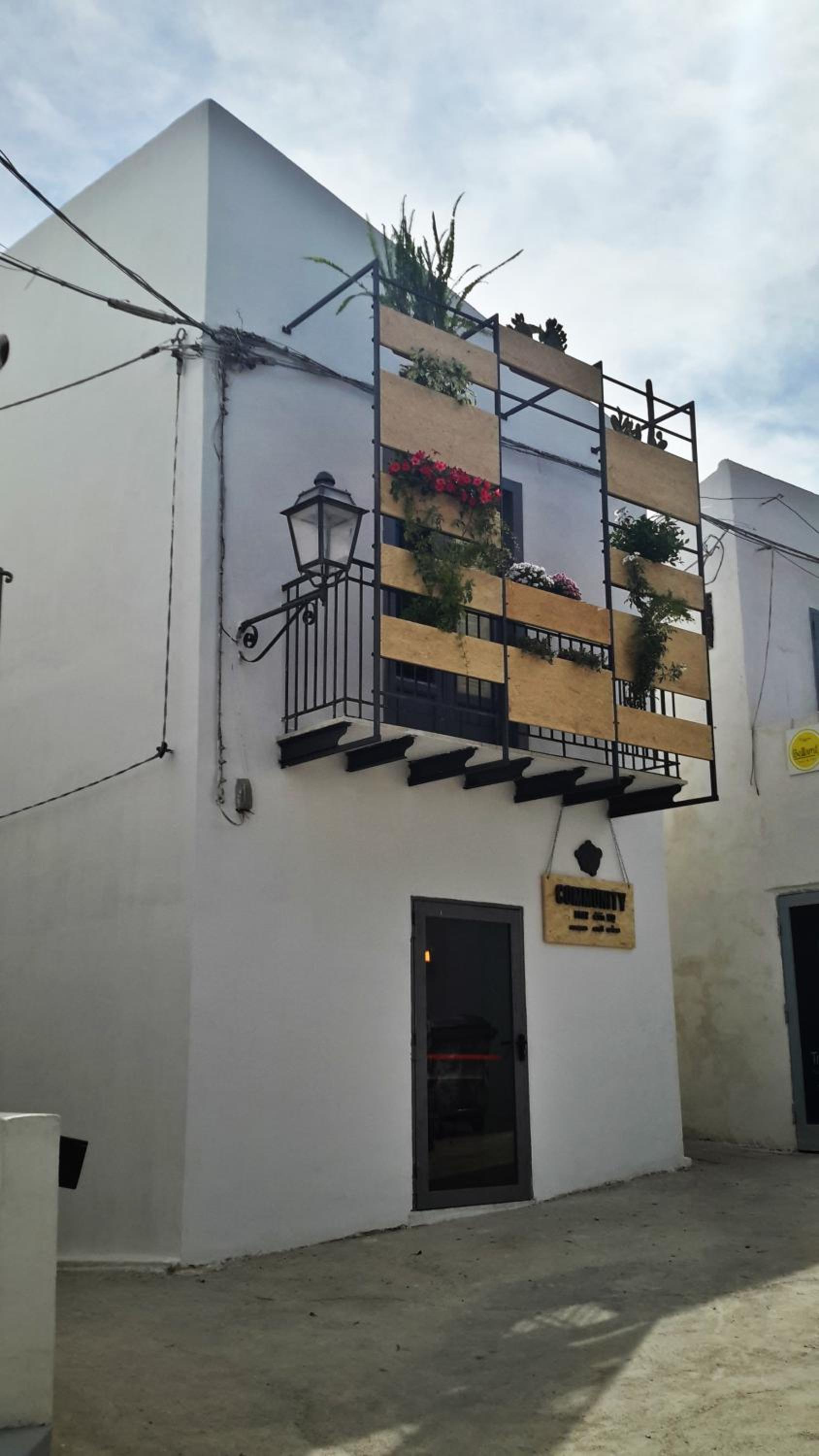 Hotel Community Rooms & Wine - Image 1