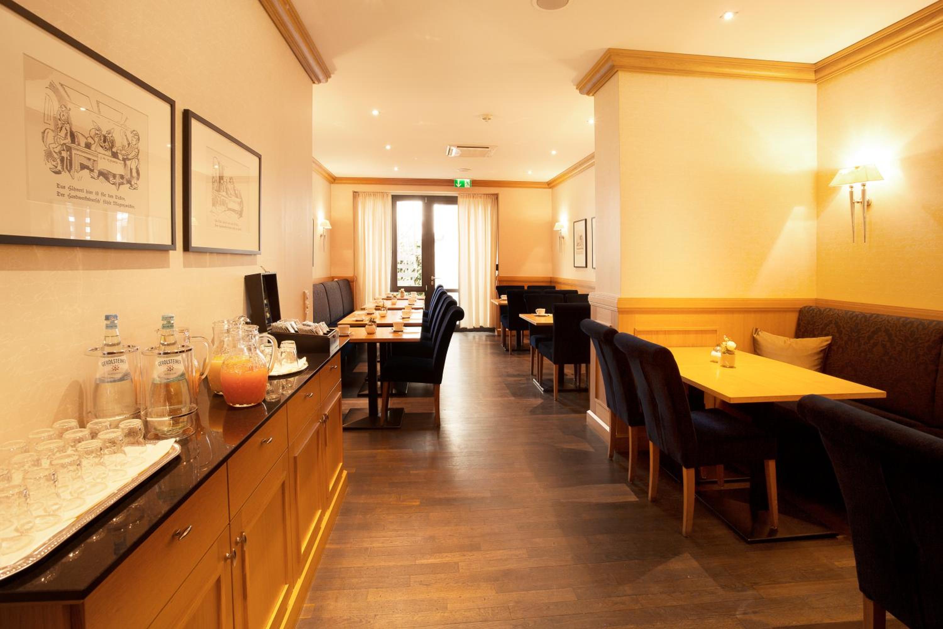 TOWNHOUSE Hotel - Property Image 18