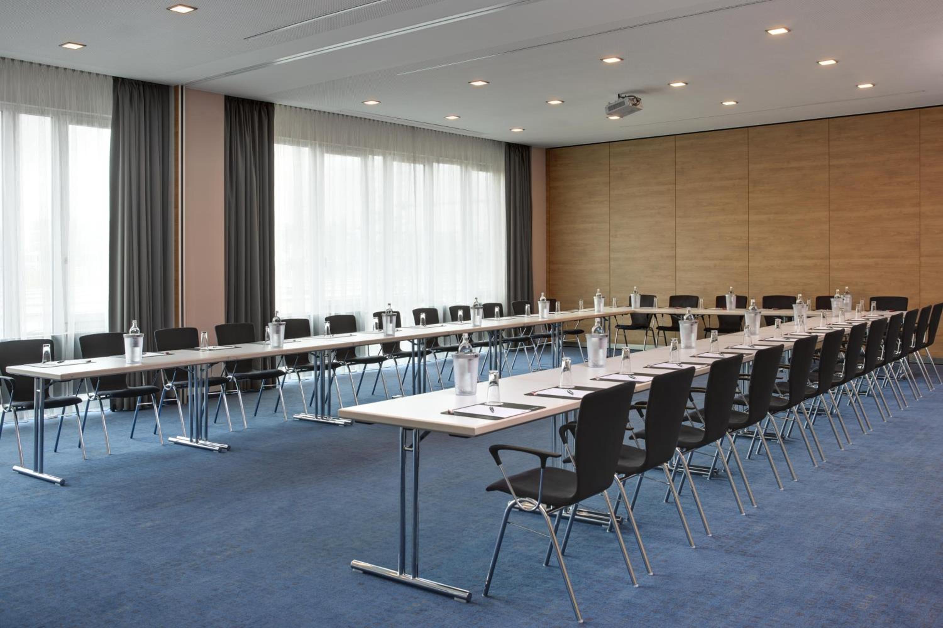 Darmstadt Vacations - IntercityHotel Darmstadt - Property Image 11