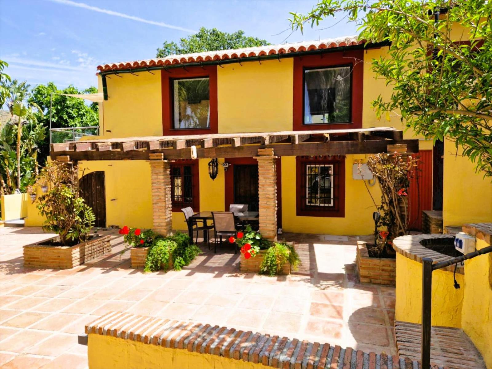 Finca Fenix Apartments with Pool in Álora