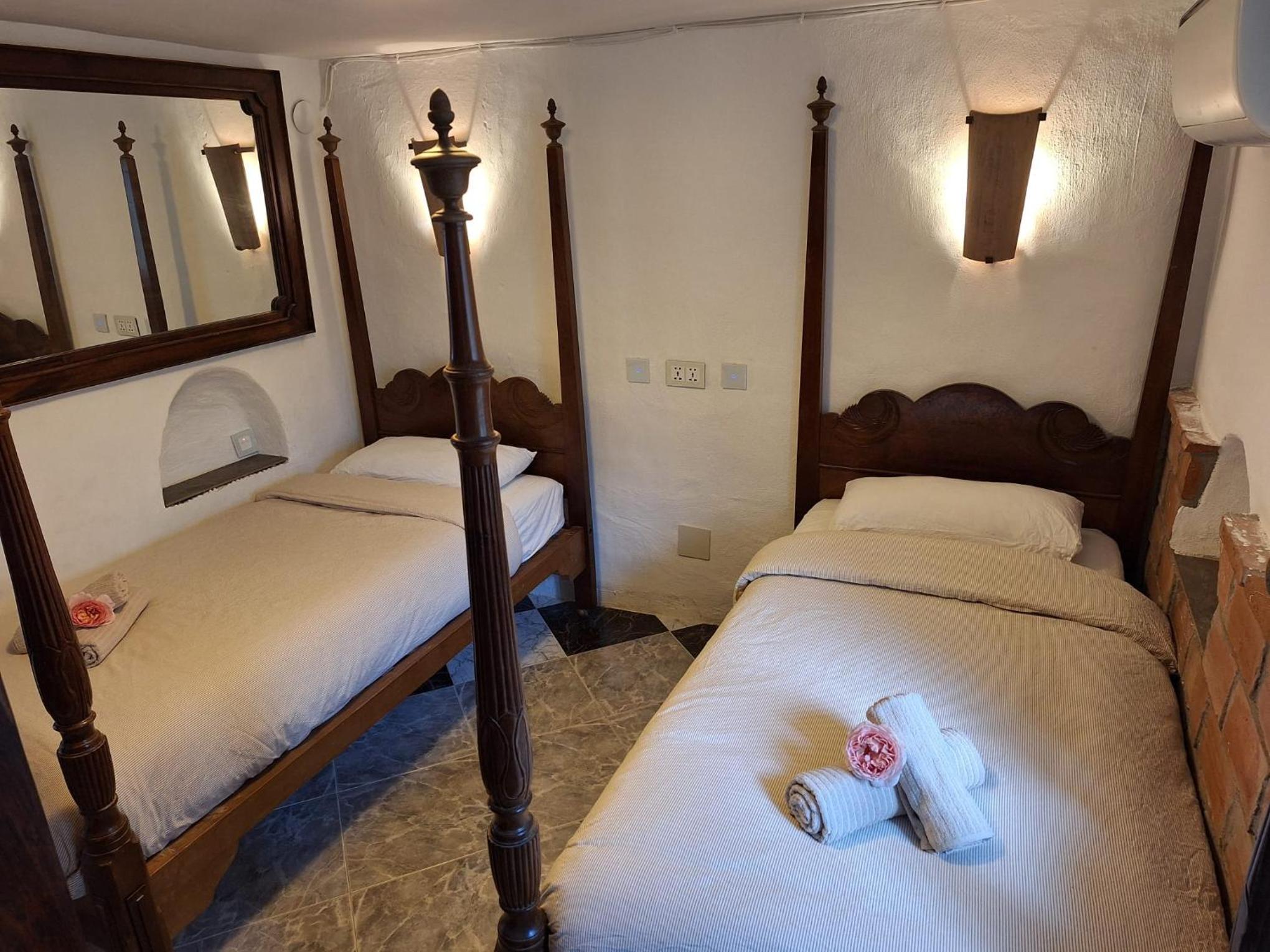 Finca Fenix Apartments with Pool in Álora