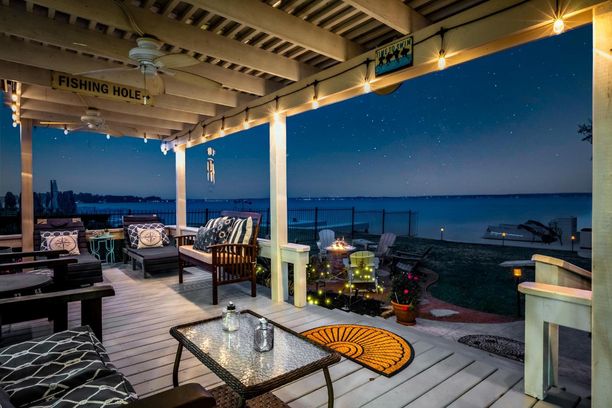 Conroe Lakefront Cottage